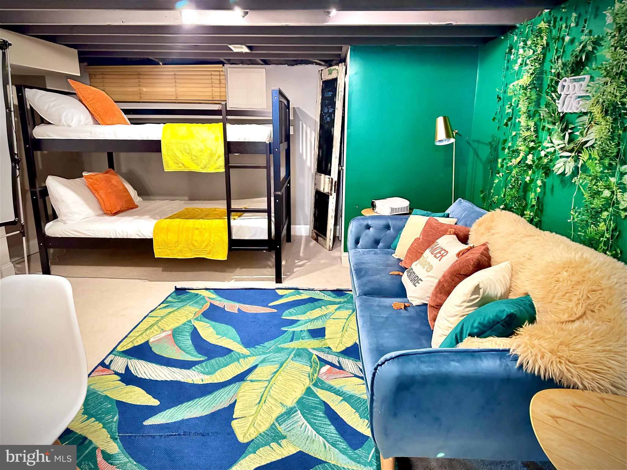 JOHNSTON SQUARE - Residential