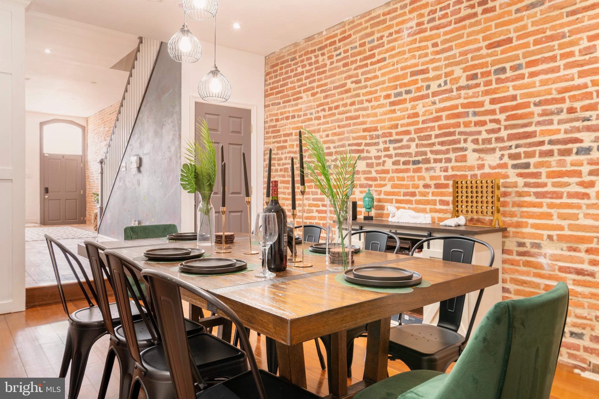 JOHNSTON SQUARE - Residential