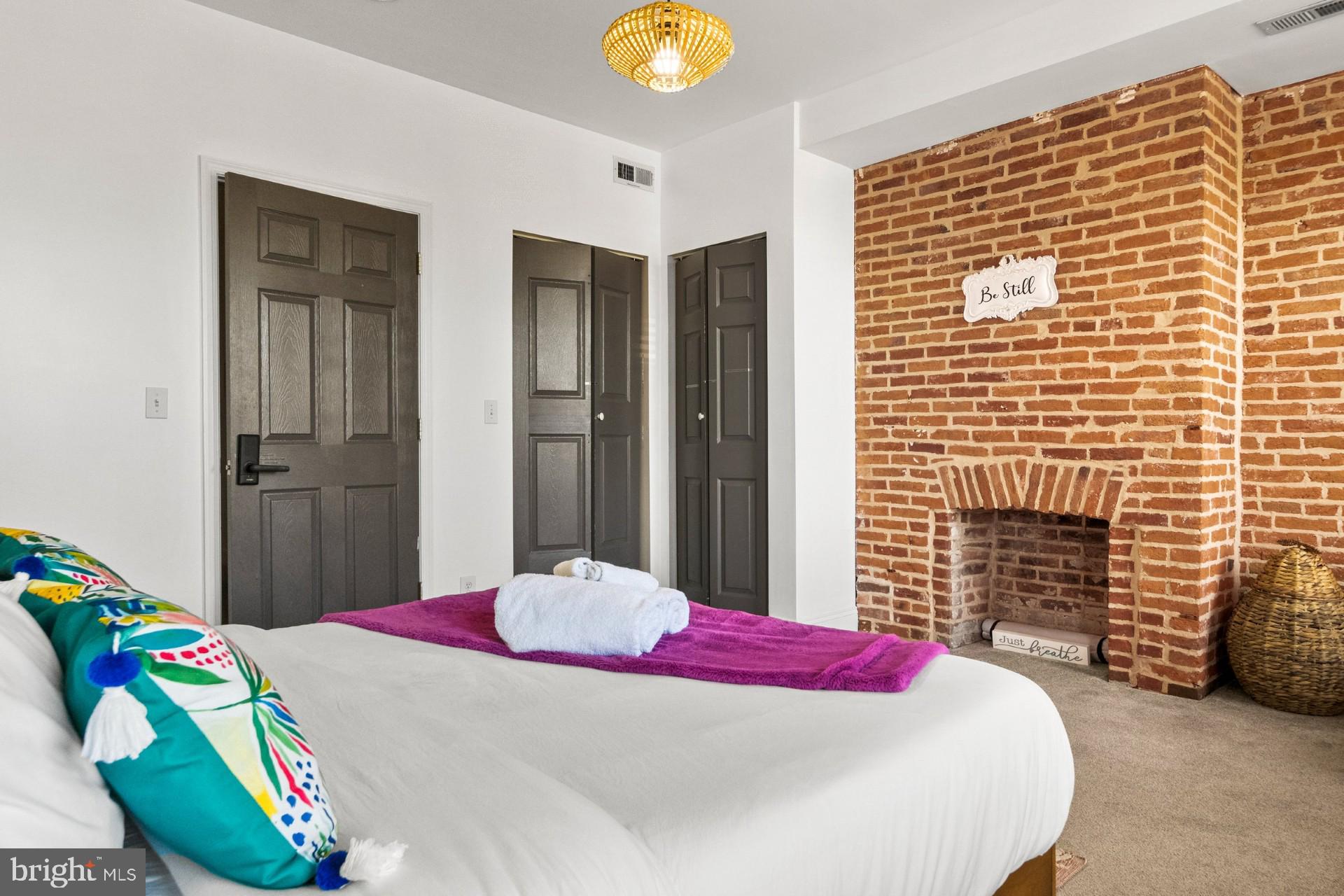 JOHNSTON SQUARE - Residential