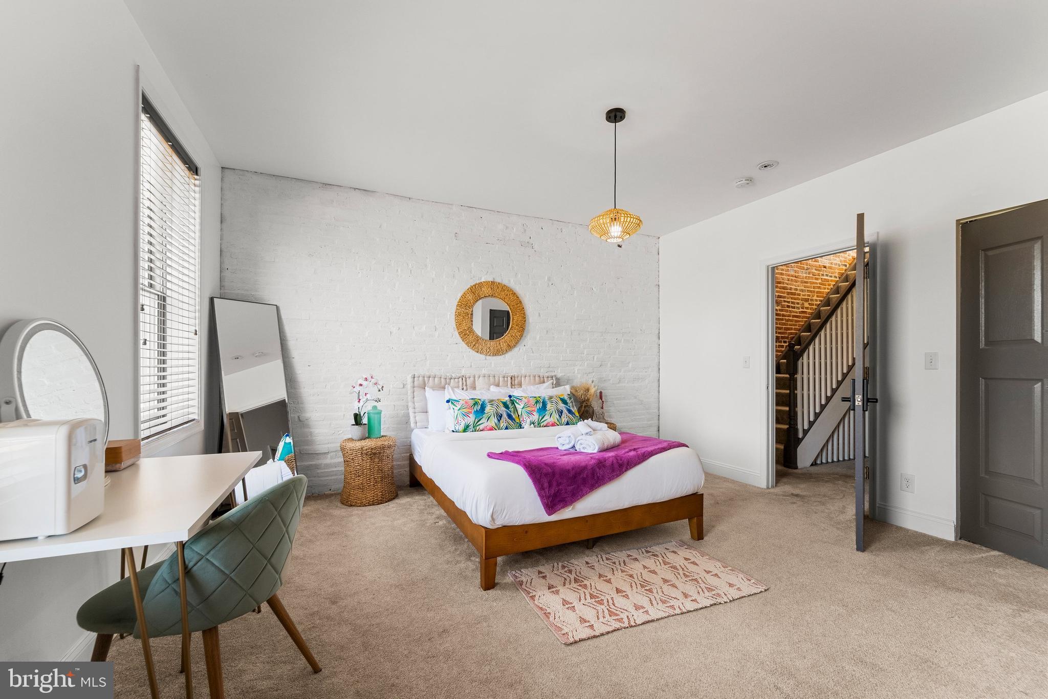 JOHNSTON SQUARE - Residential