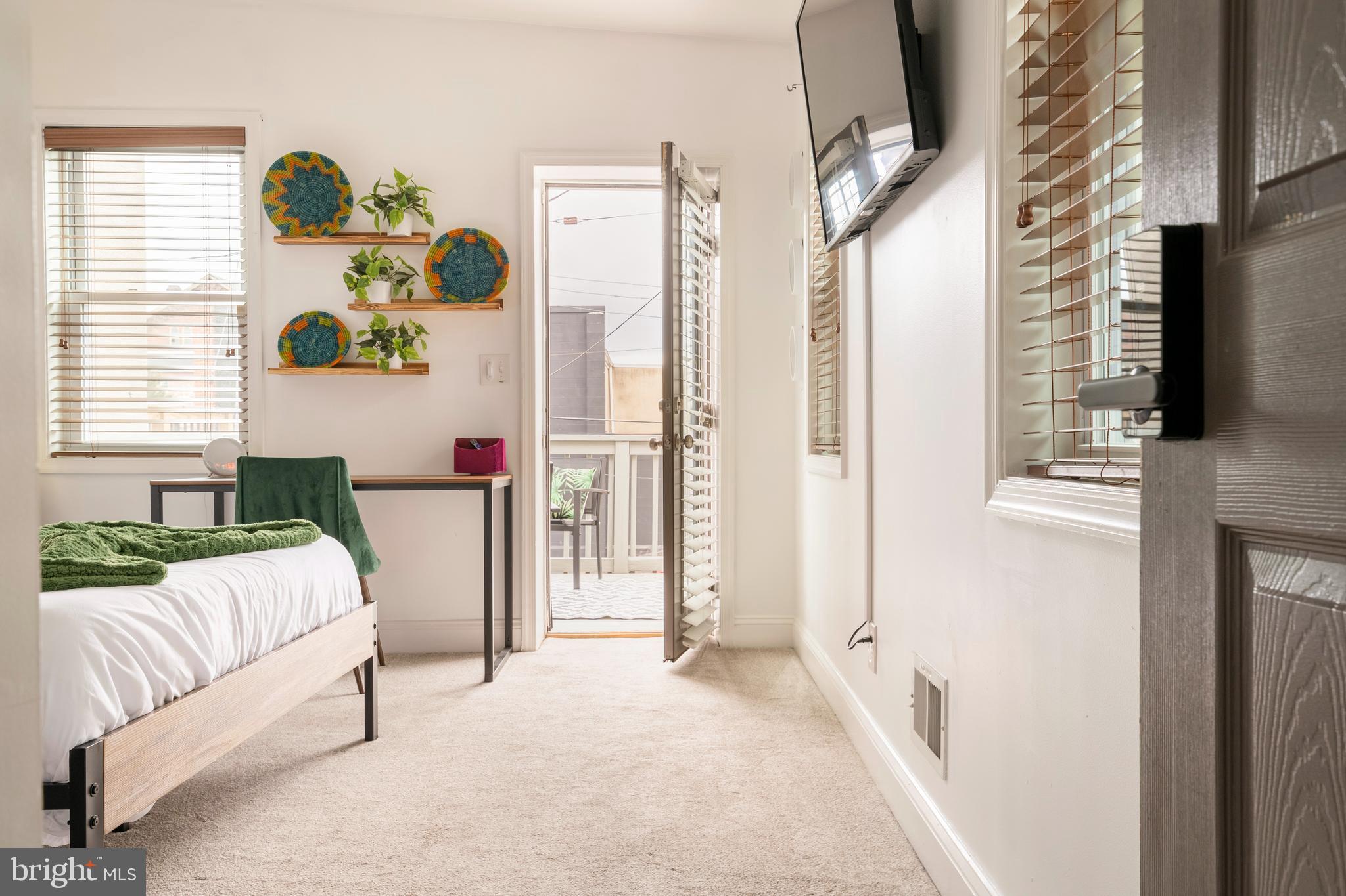 JOHNSTON SQUARE - Residential