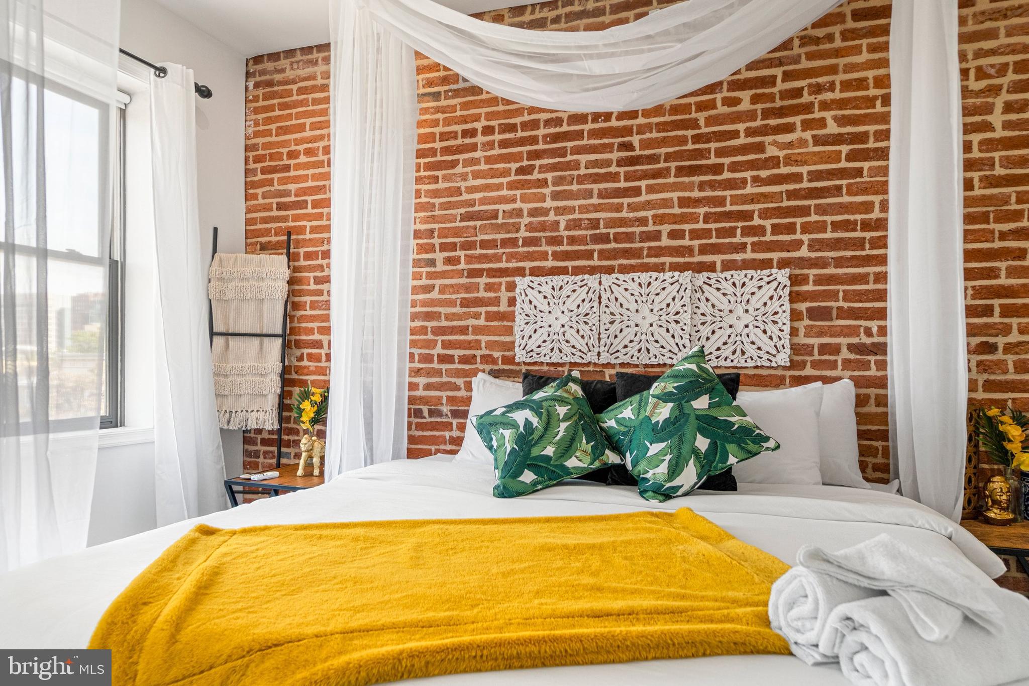 JOHNSTON SQUARE - Residential