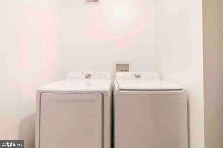 JOHNSTON SQUARE - Residential