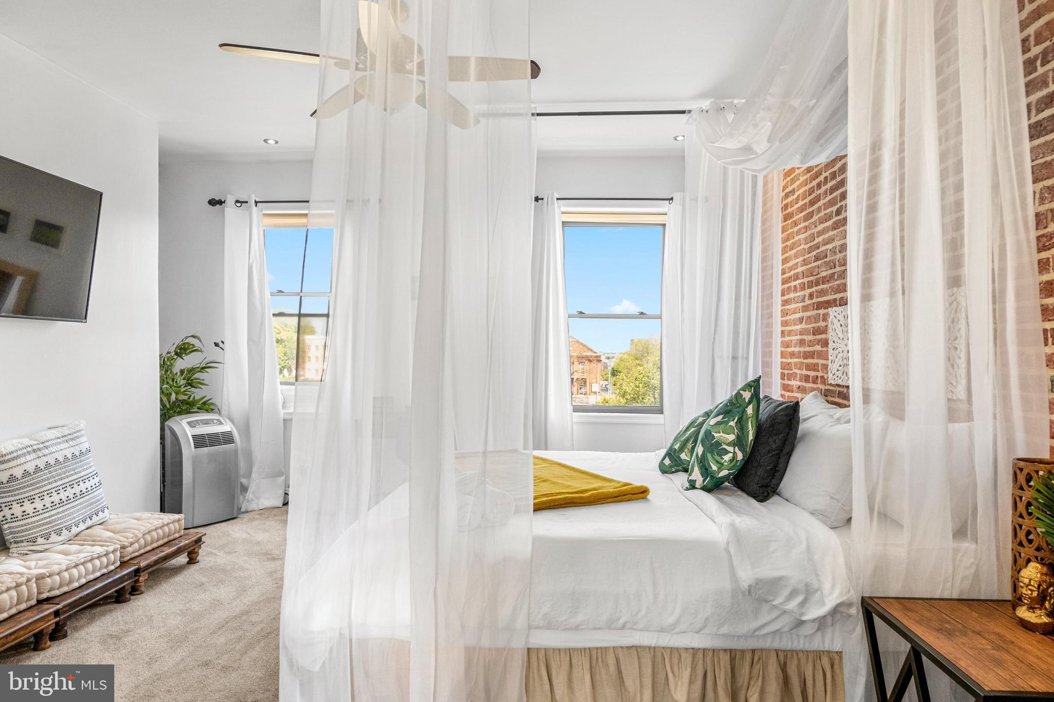 JOHNSTON SQUARE - Residential