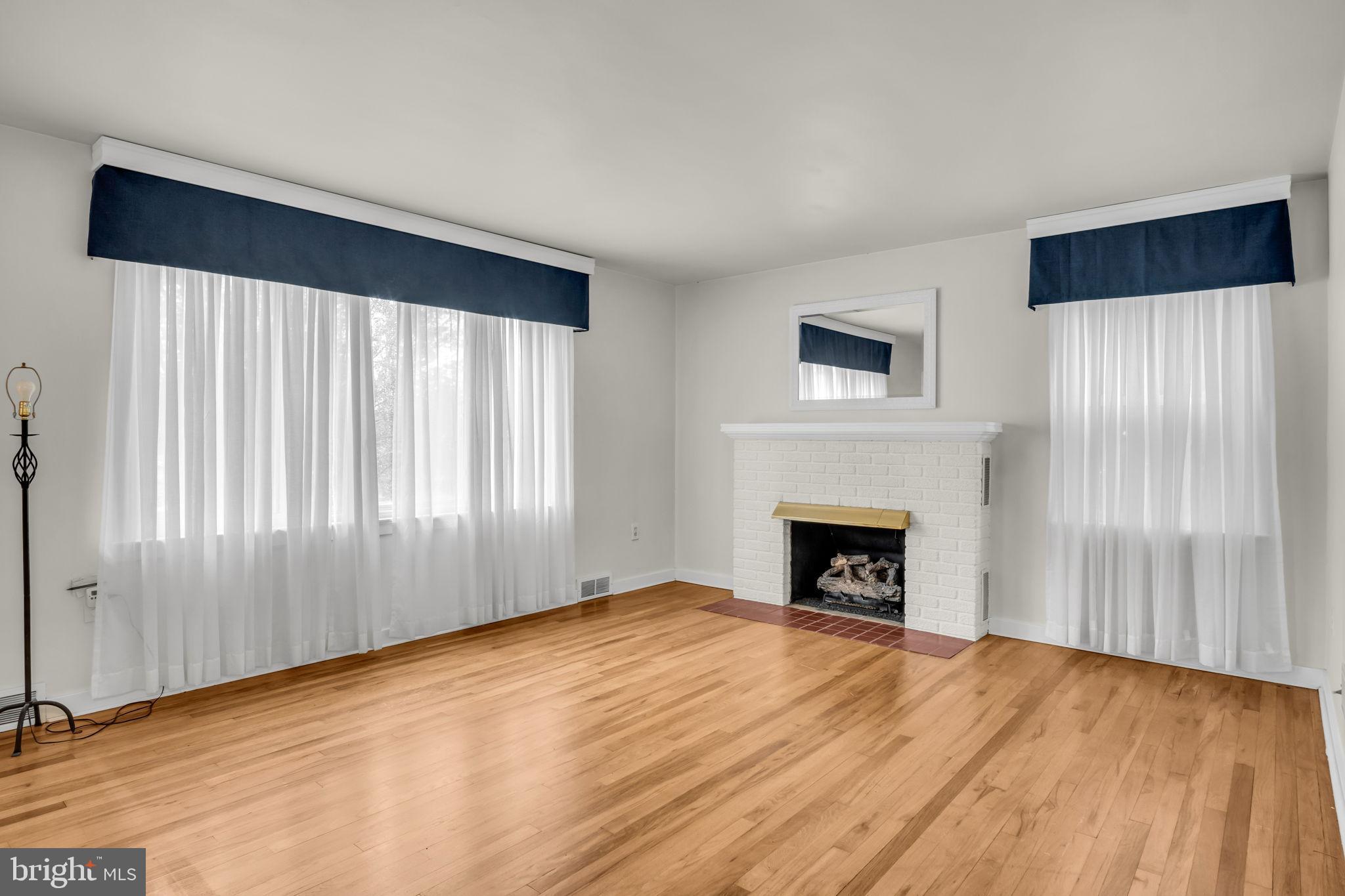 2138 CHESTNUT STREET