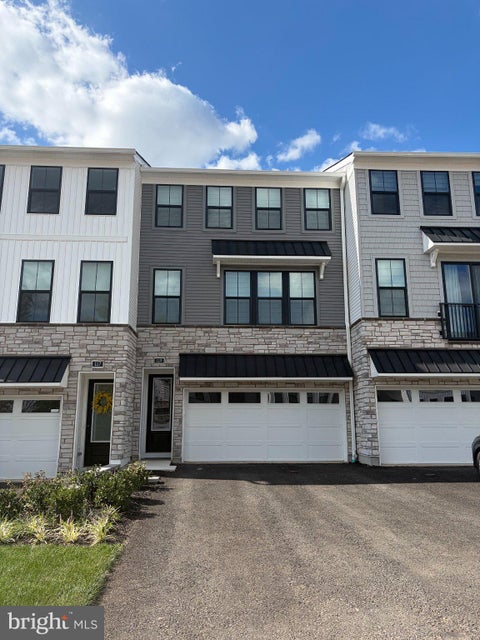 Townhouse For Rent - 120 Brianna Court<br/> Bucks County, CHALFONT, PA 18914
