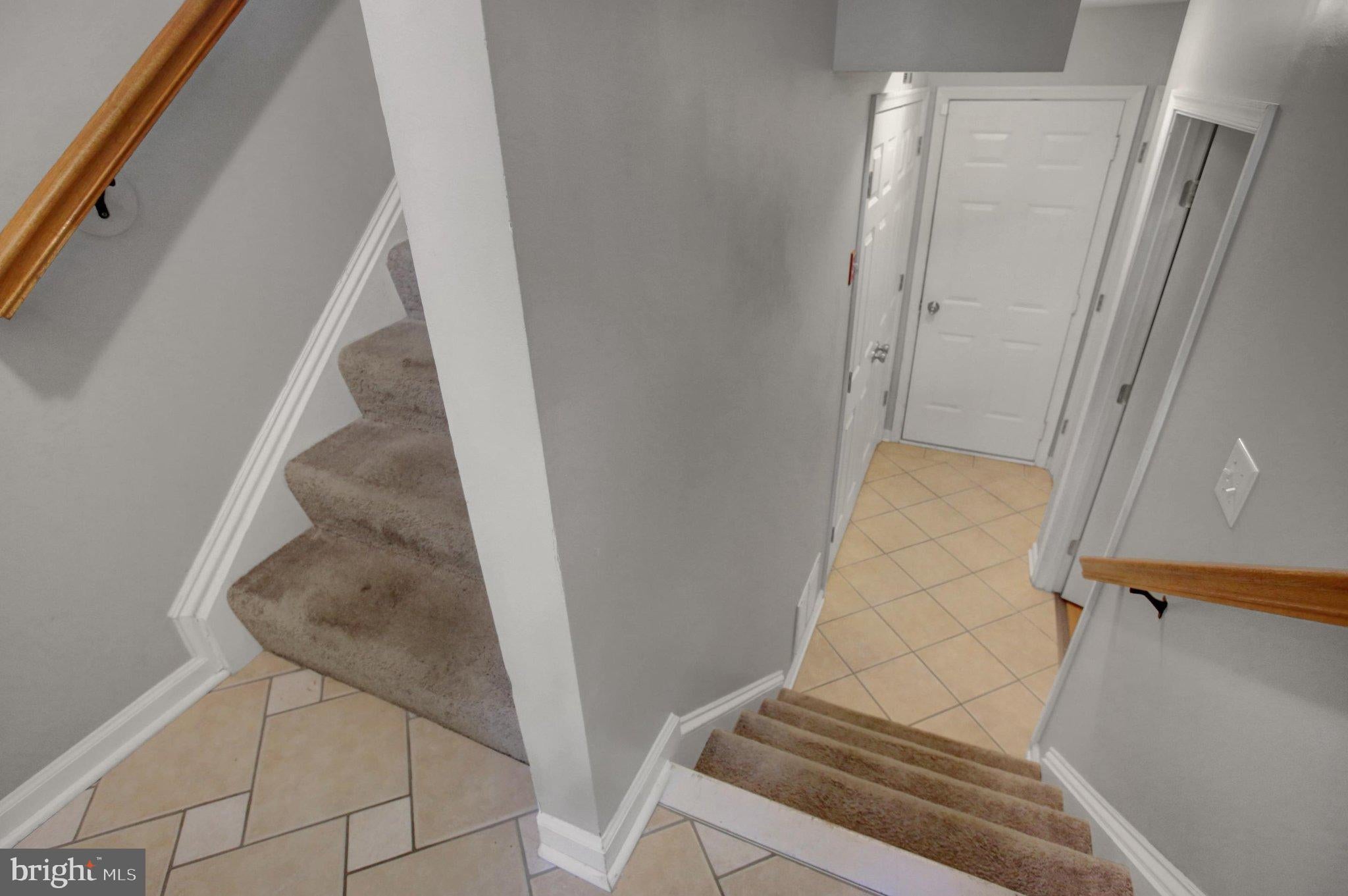 1153 LINDSAY LANE
