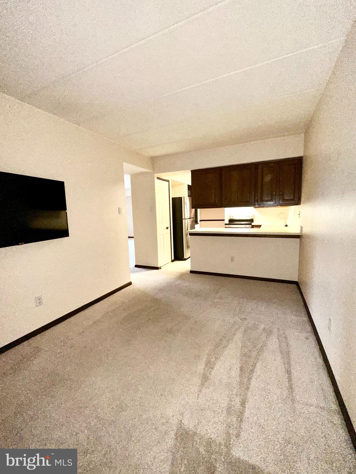 VILLAGE SHIRES - Residential Lease