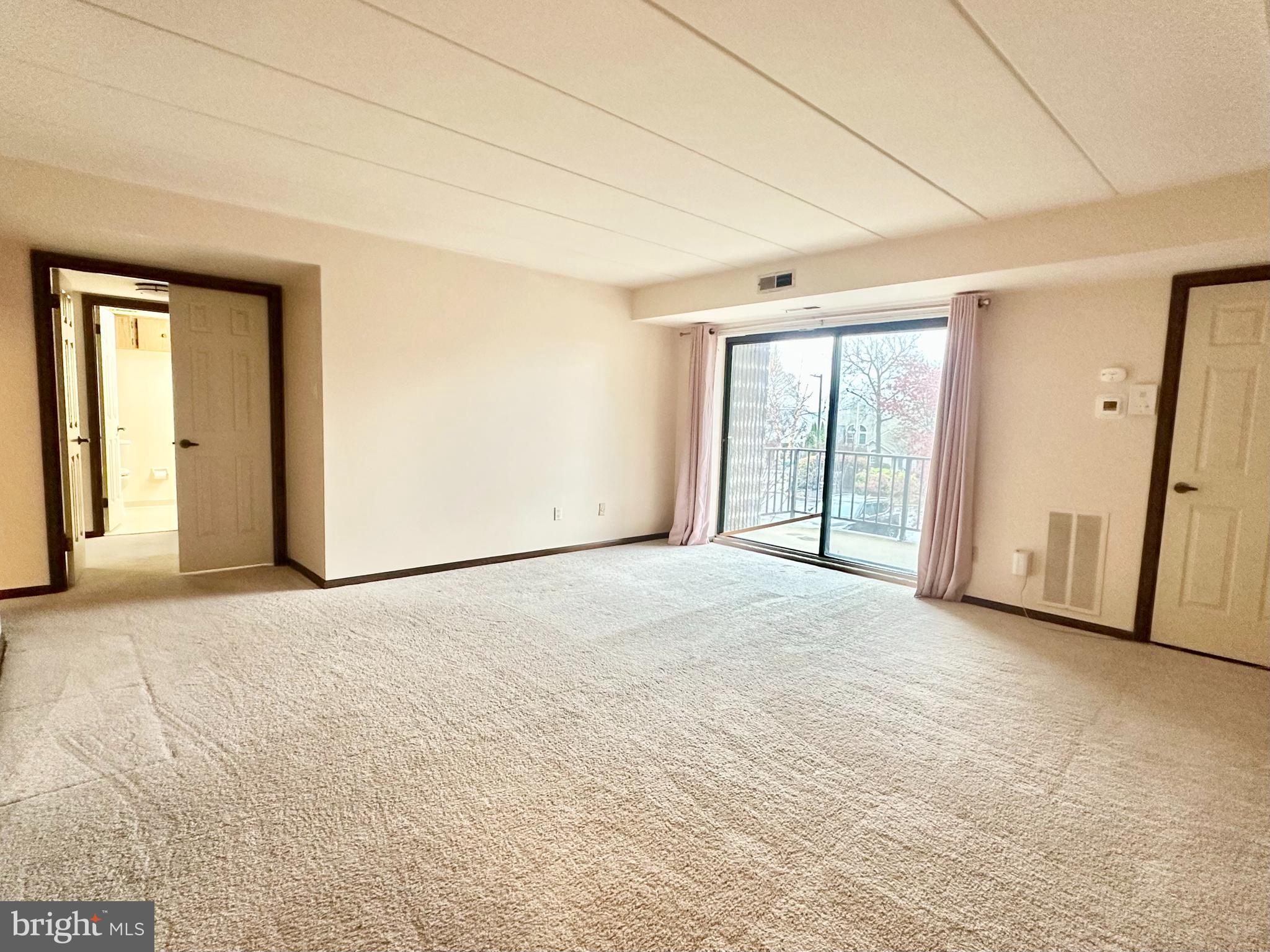 VILLAGE SHIRES - Residential Lease