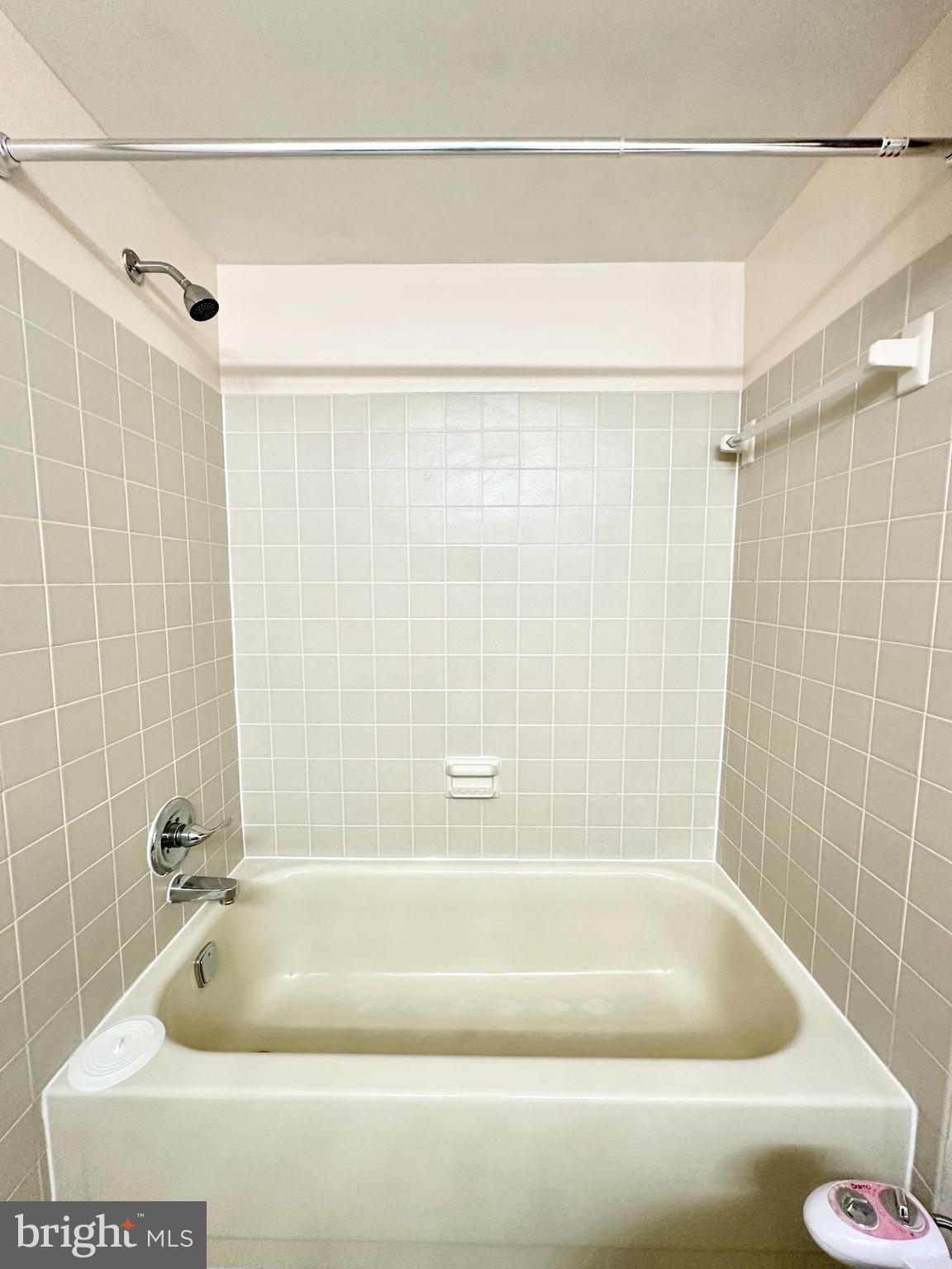 VILLAGE SHIRES - Residential Lease