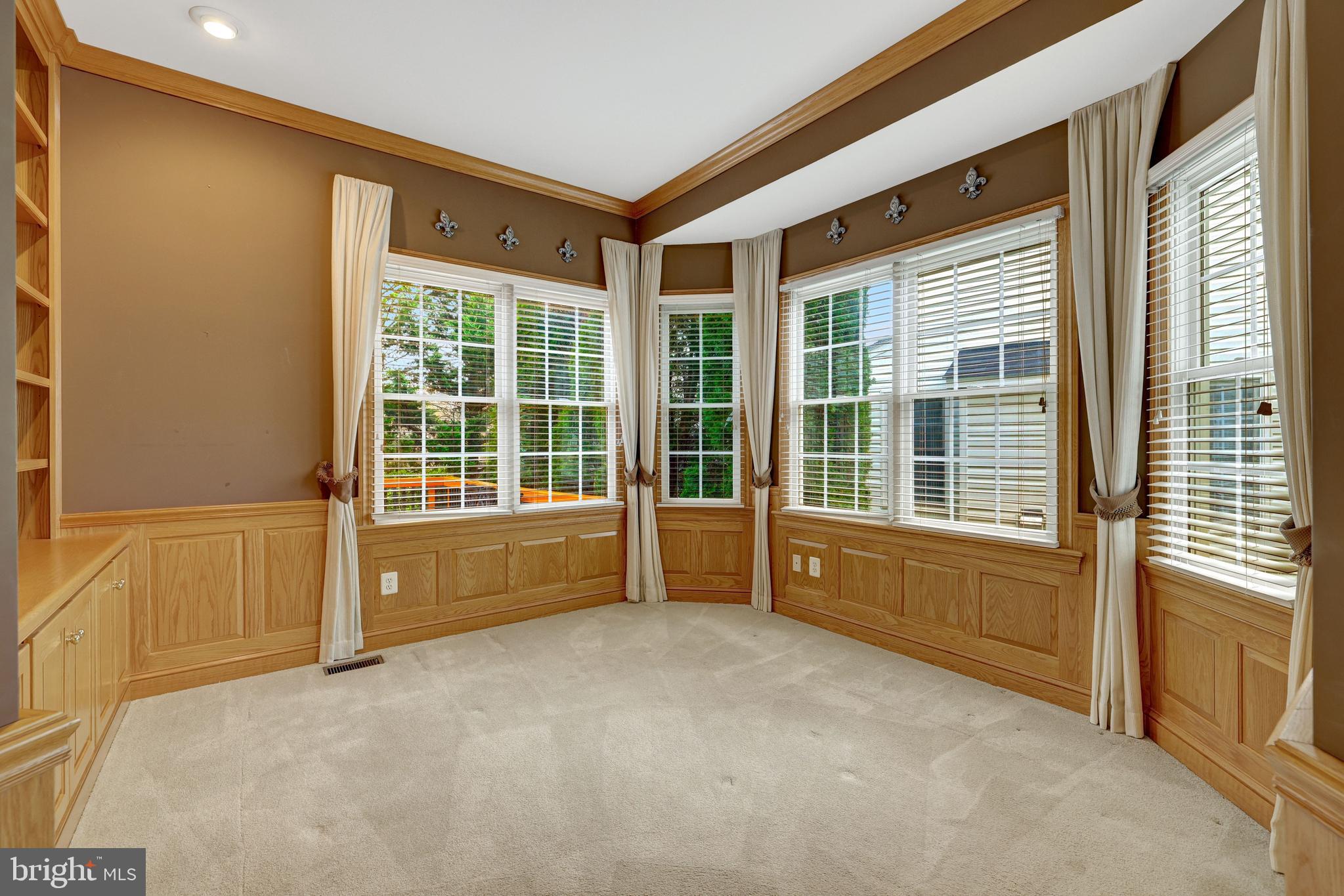 SOUTH BANK - Residential