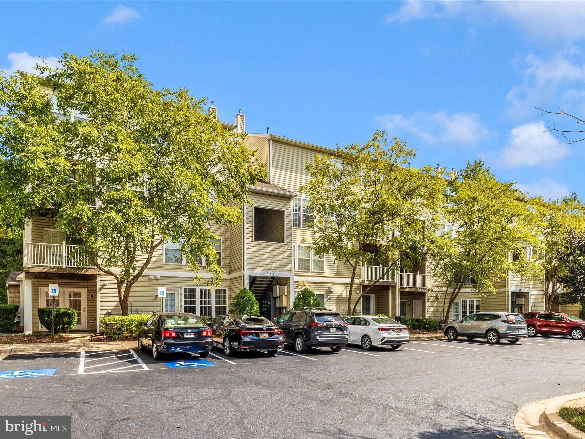 FALLSGROVE - Residential Lease