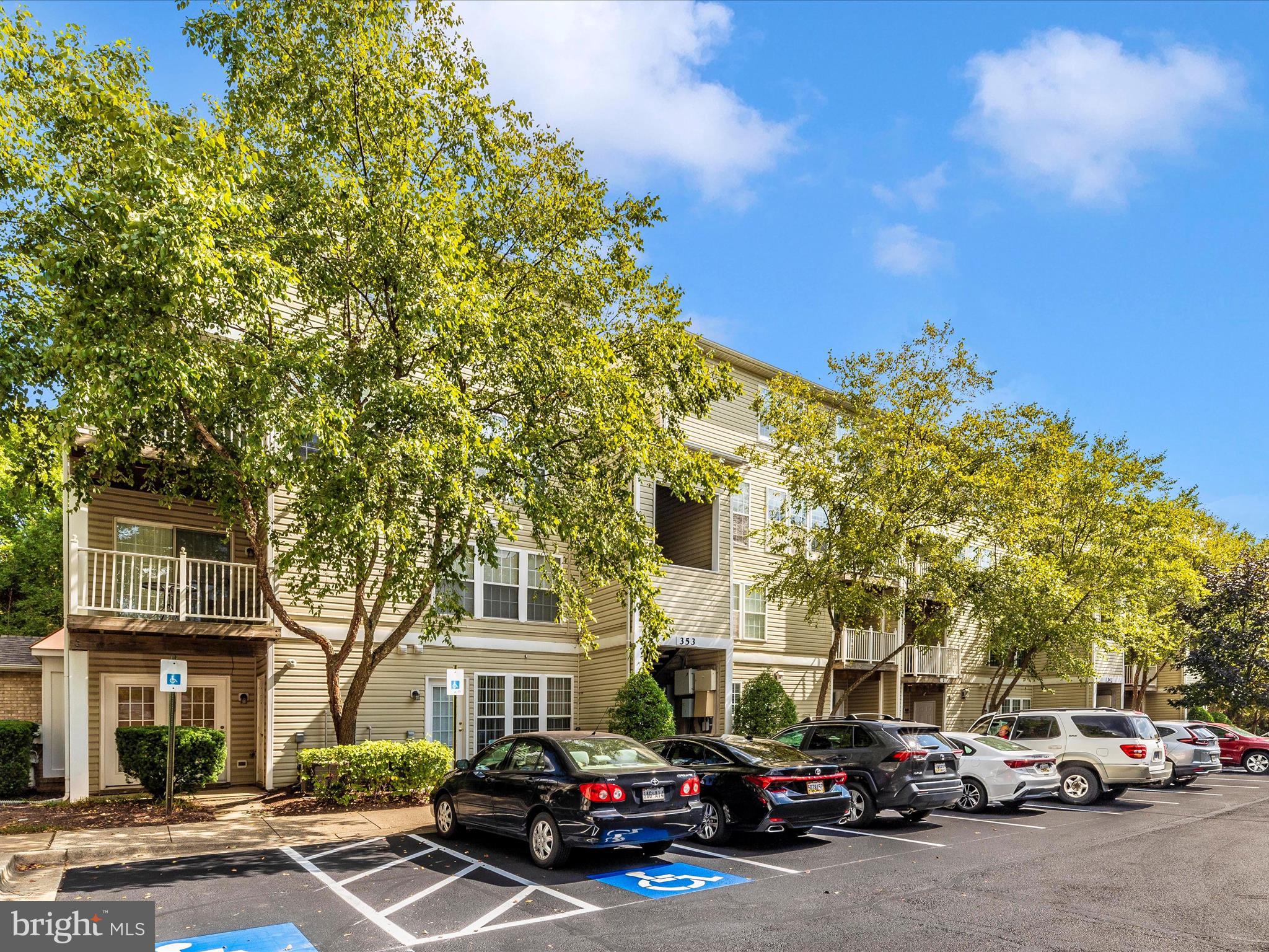 FALLSGROVE - Residential Lease