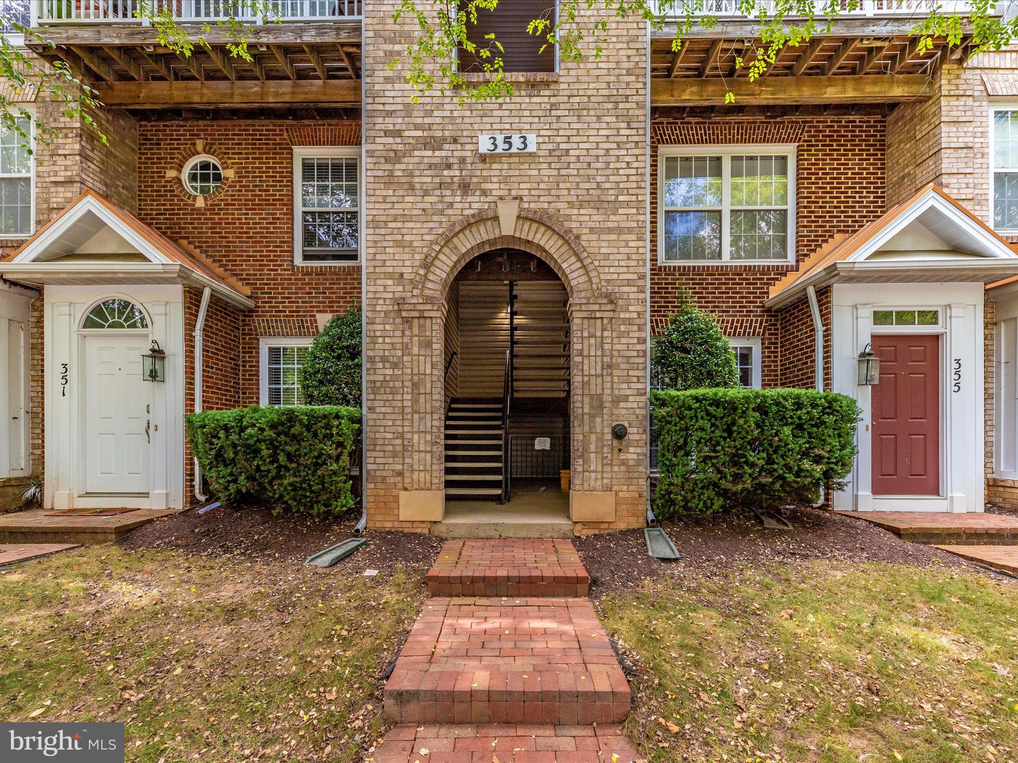 FALLSGROVE - Residential Lease