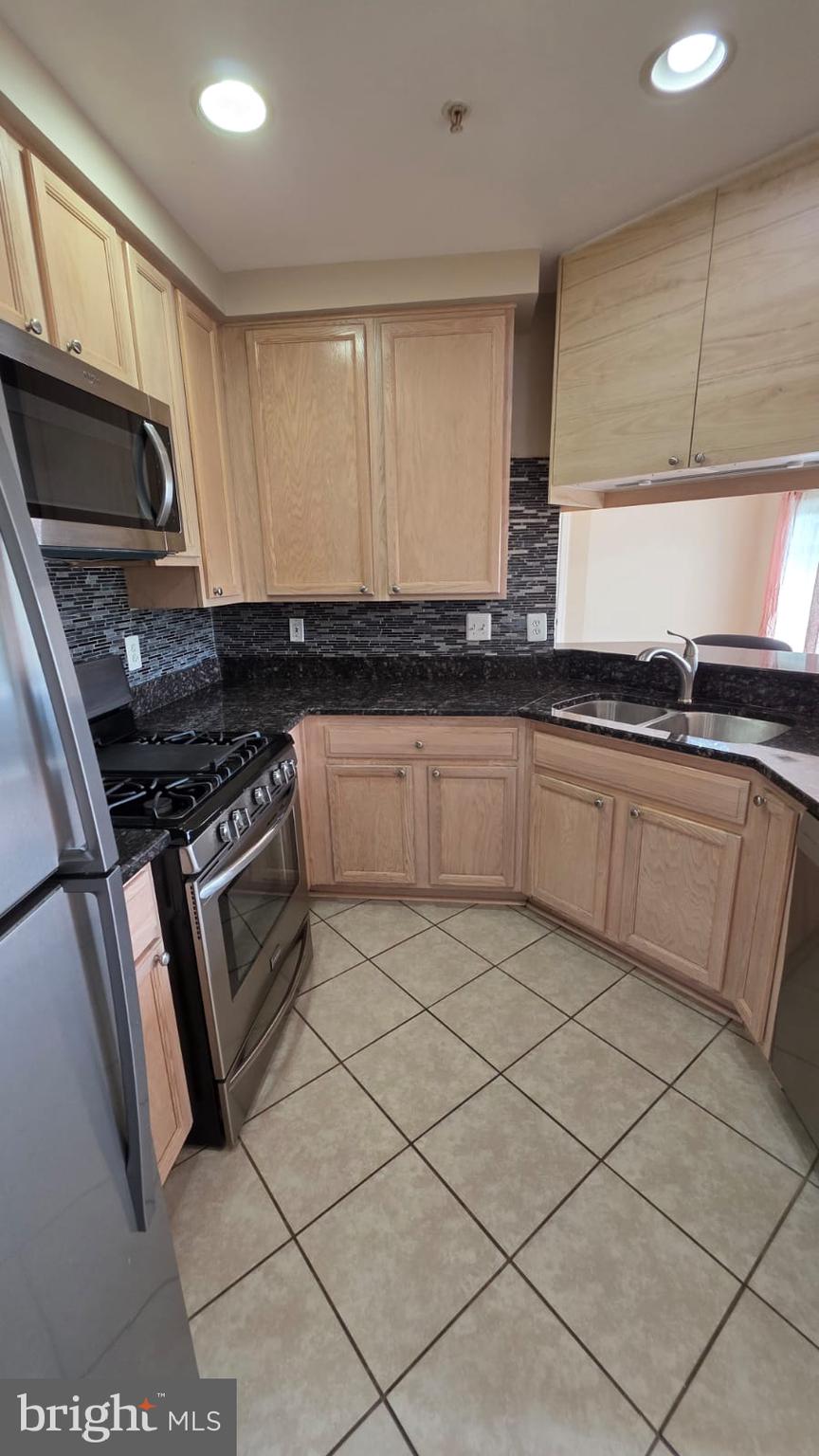 FALLSGROVE - Residential Lease