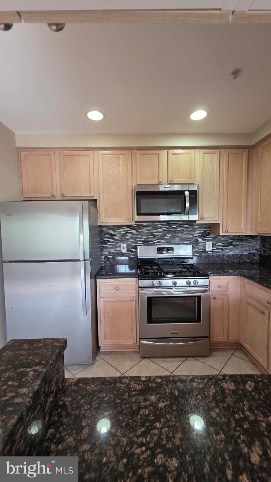 FALLSGROVE - Residential Lease