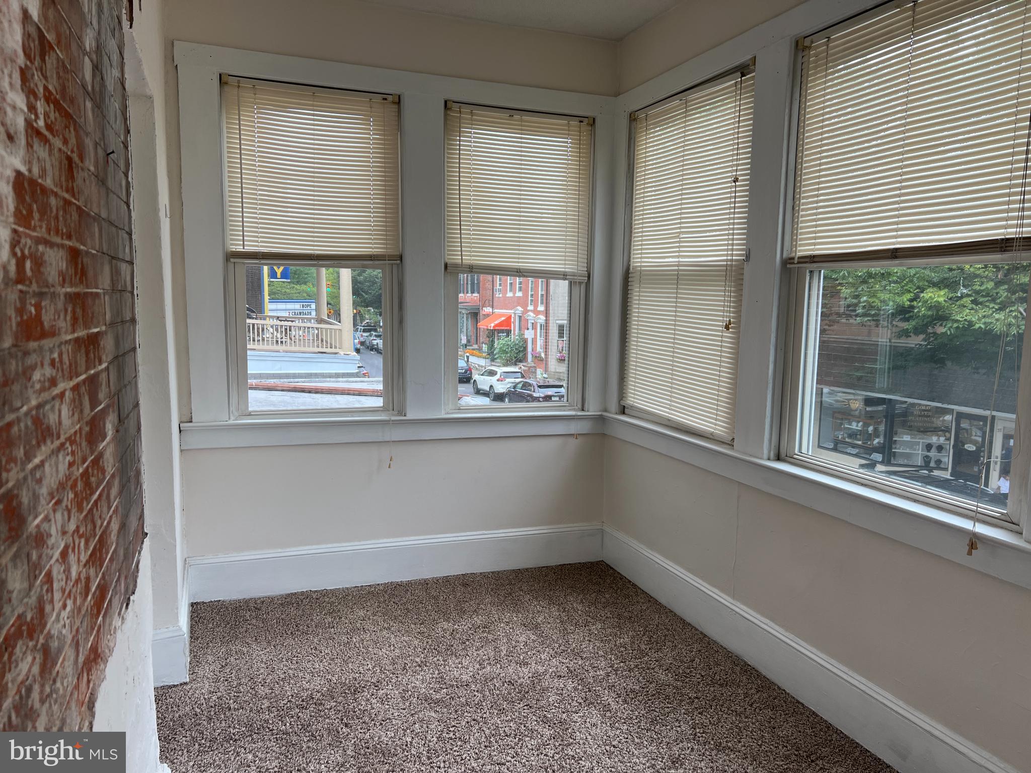 000 - Residential Lease