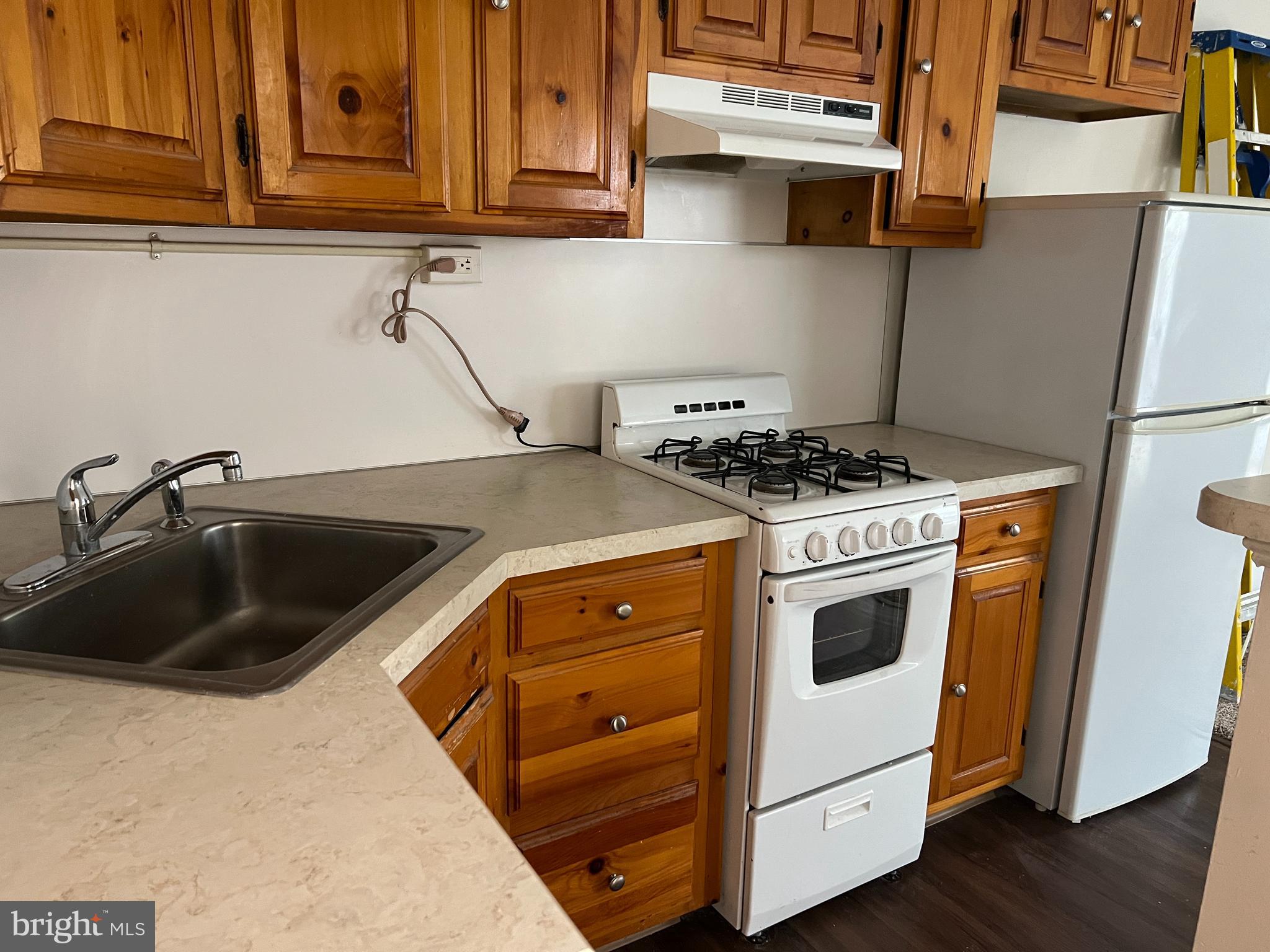 000 - Residential Lease