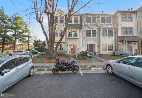 Townhouse For Sale - 12101 Salemtown Drive<br/> Prince William County, WOODBRIDGE, VA 22192