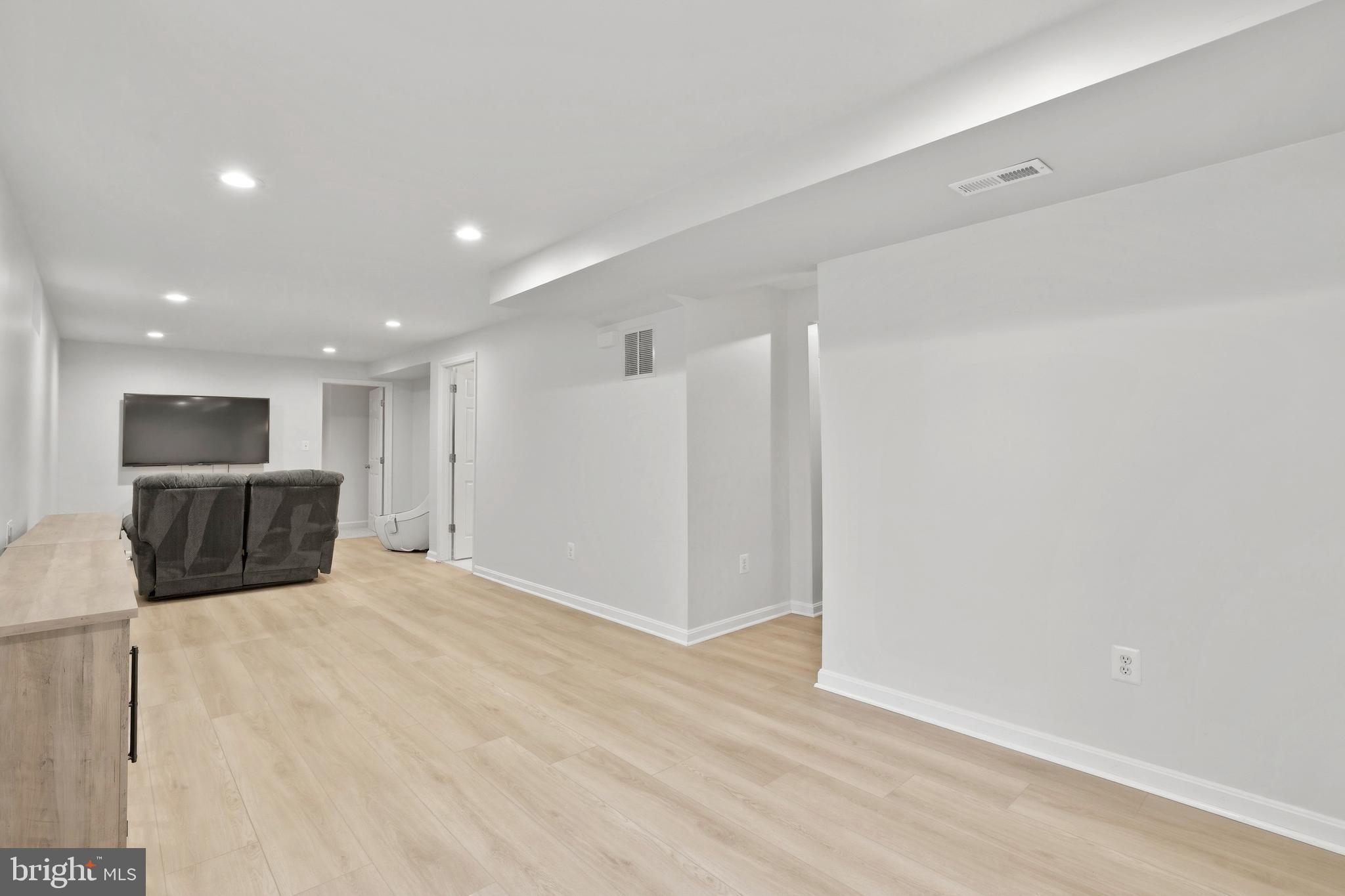 ASHBRIER - Residential