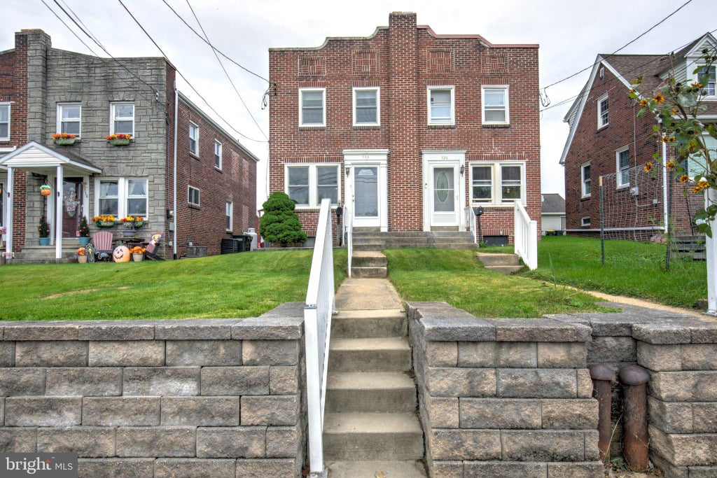 Photo of 328 Brimmer Avenue, NEW HOLLAND, PA 17557 (MLS # PALA2097086)