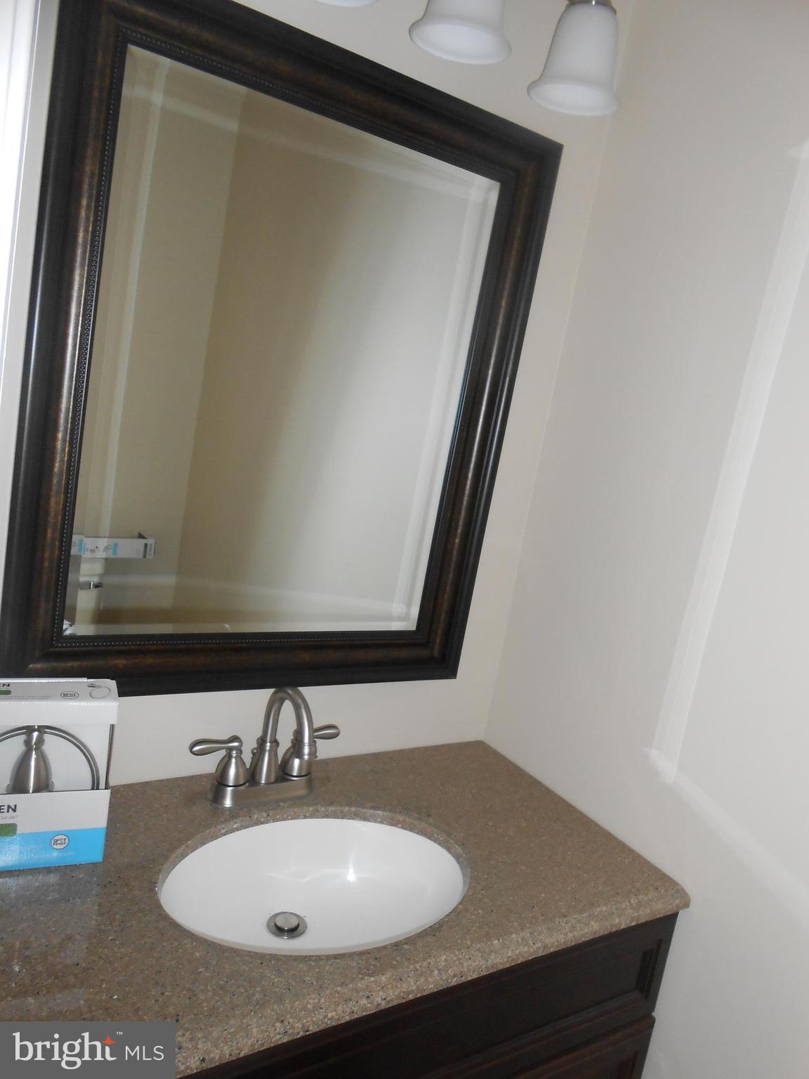 LAKEVIEW TOWNHOUSES - Residential Lease