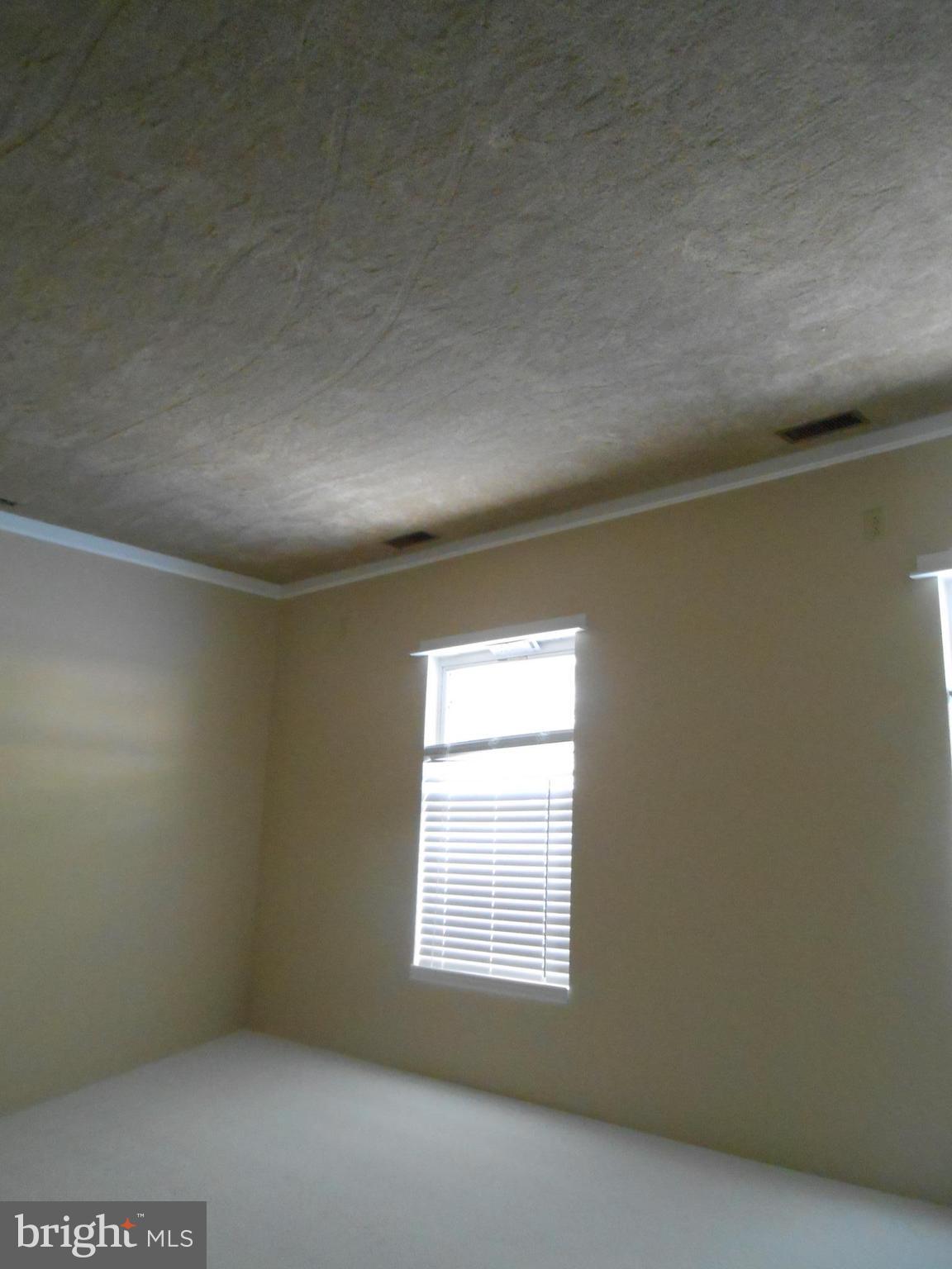 LAKEVIEW TOWNHOUSES - Residential Lease