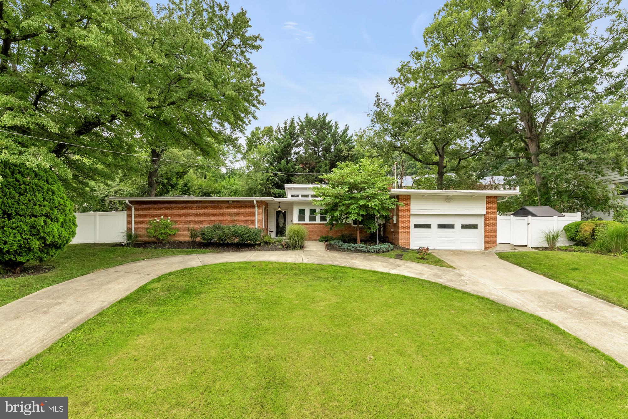 1907 FOREST DALE DRIVE