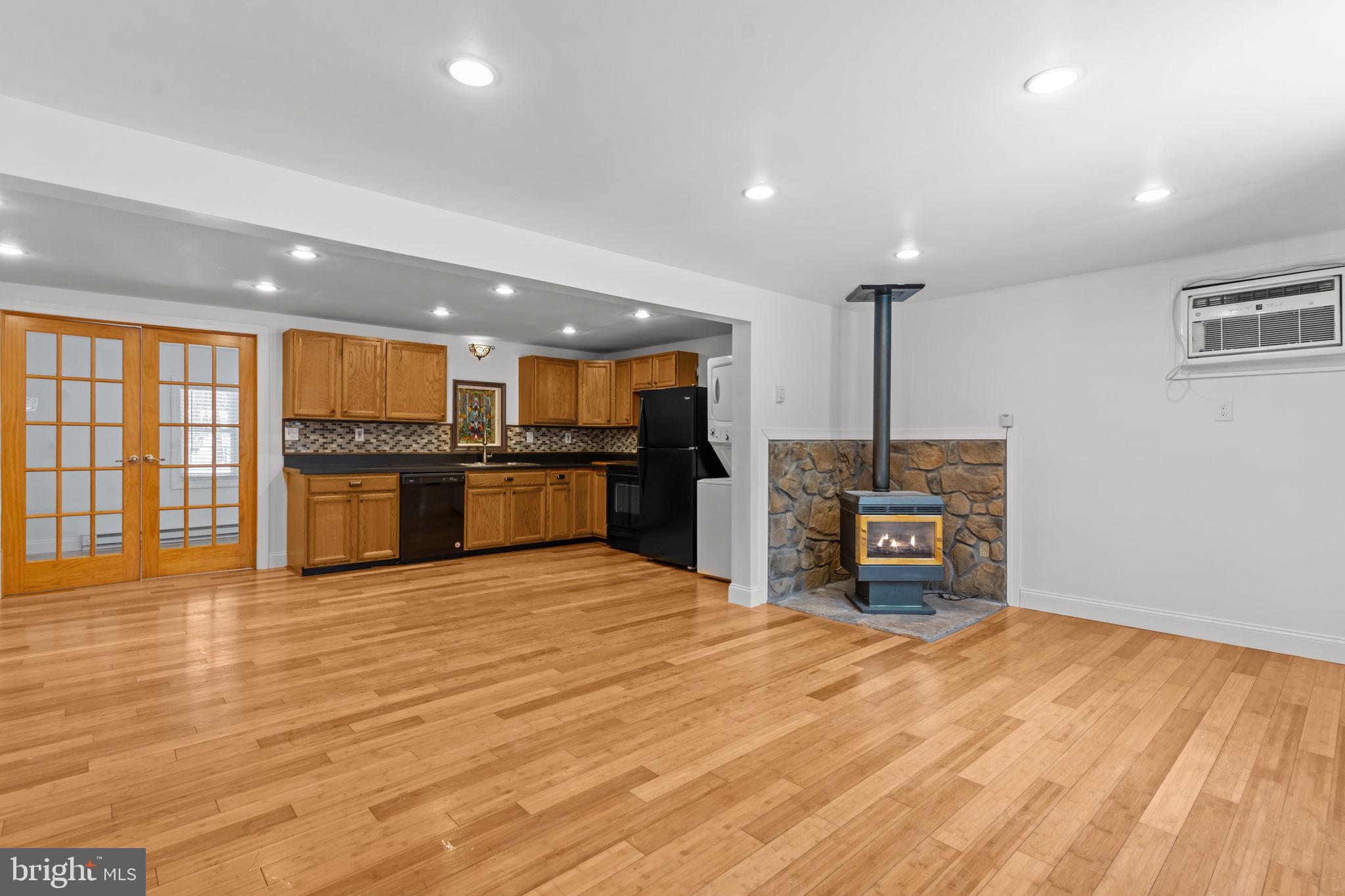 INDIAN MOUNTAIN LAKE - Residential