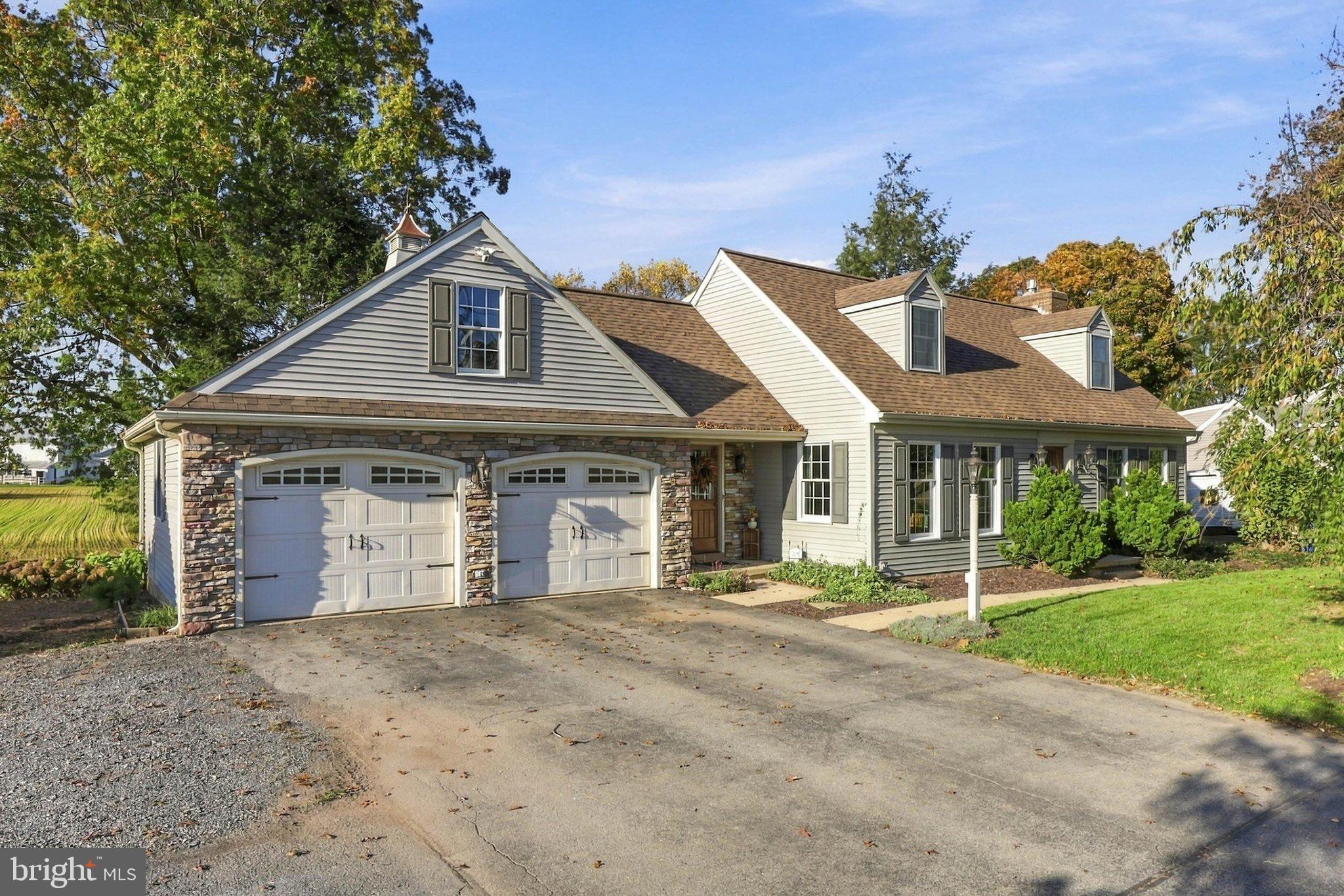 227 W HUYARD ROAD