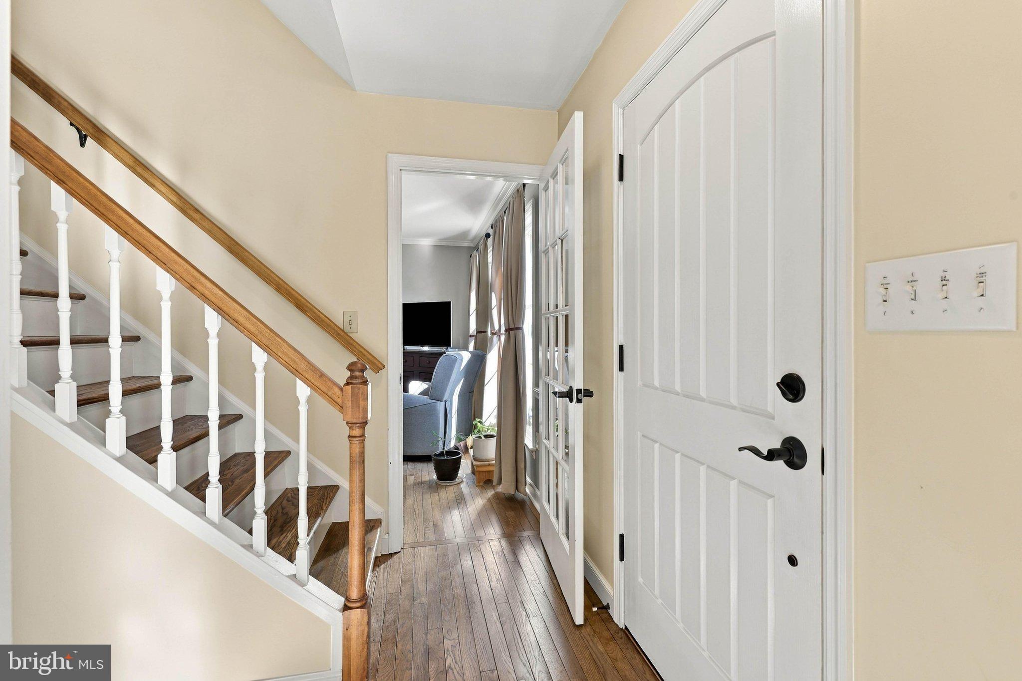 227 W HUYARD ROAD