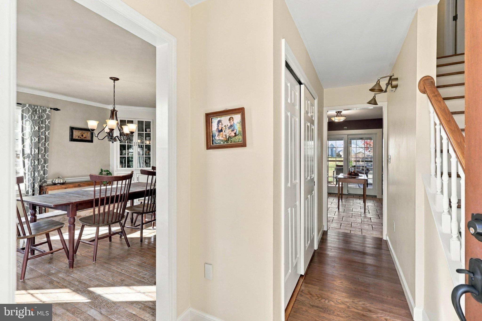 227 W HUYARD ROAD
