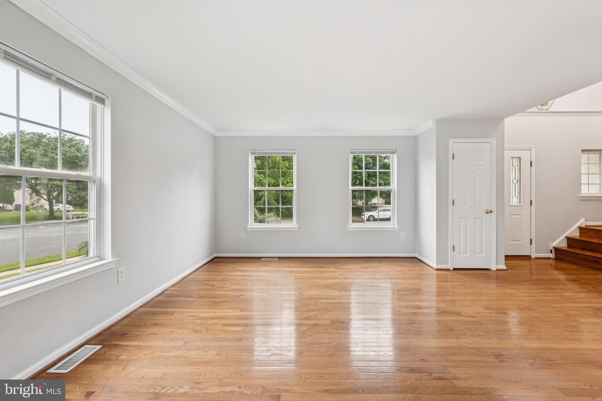 32 EQUESTRIAN LANE