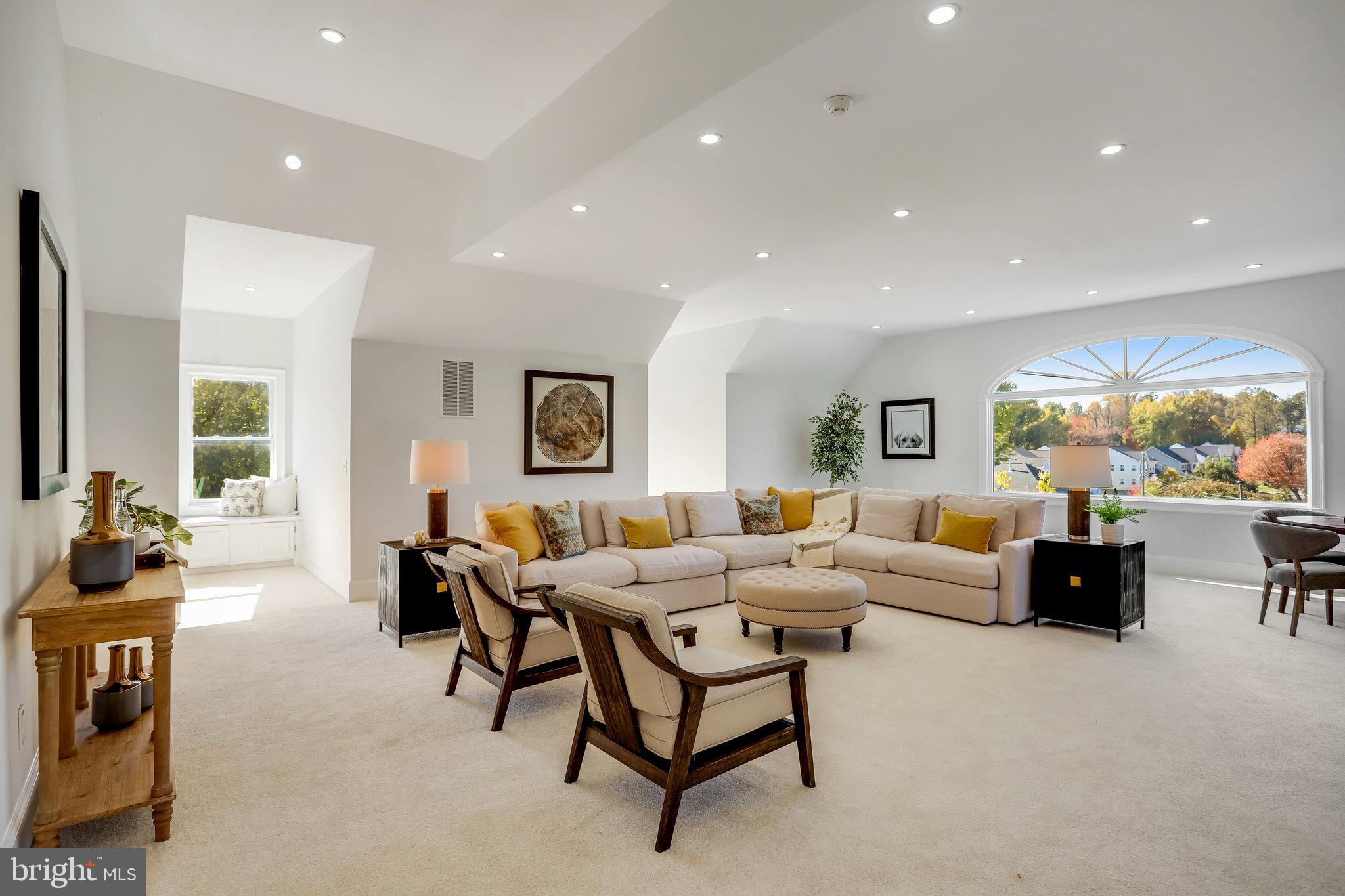 PIMMIT HILLS - Residential