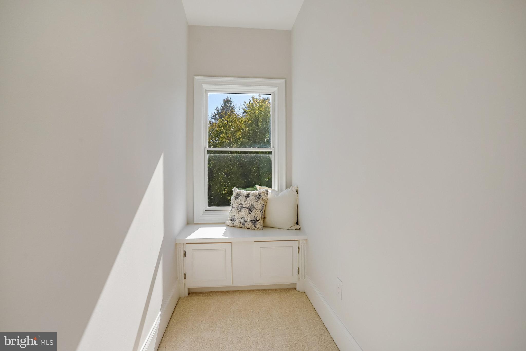 PIMMIT HILLS - Residential