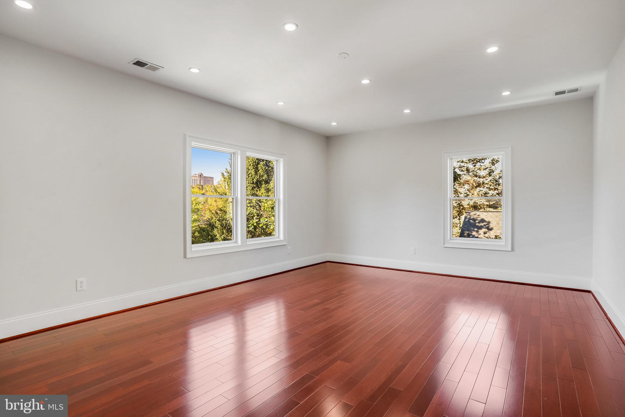 PIMMIT HILLS - Residential