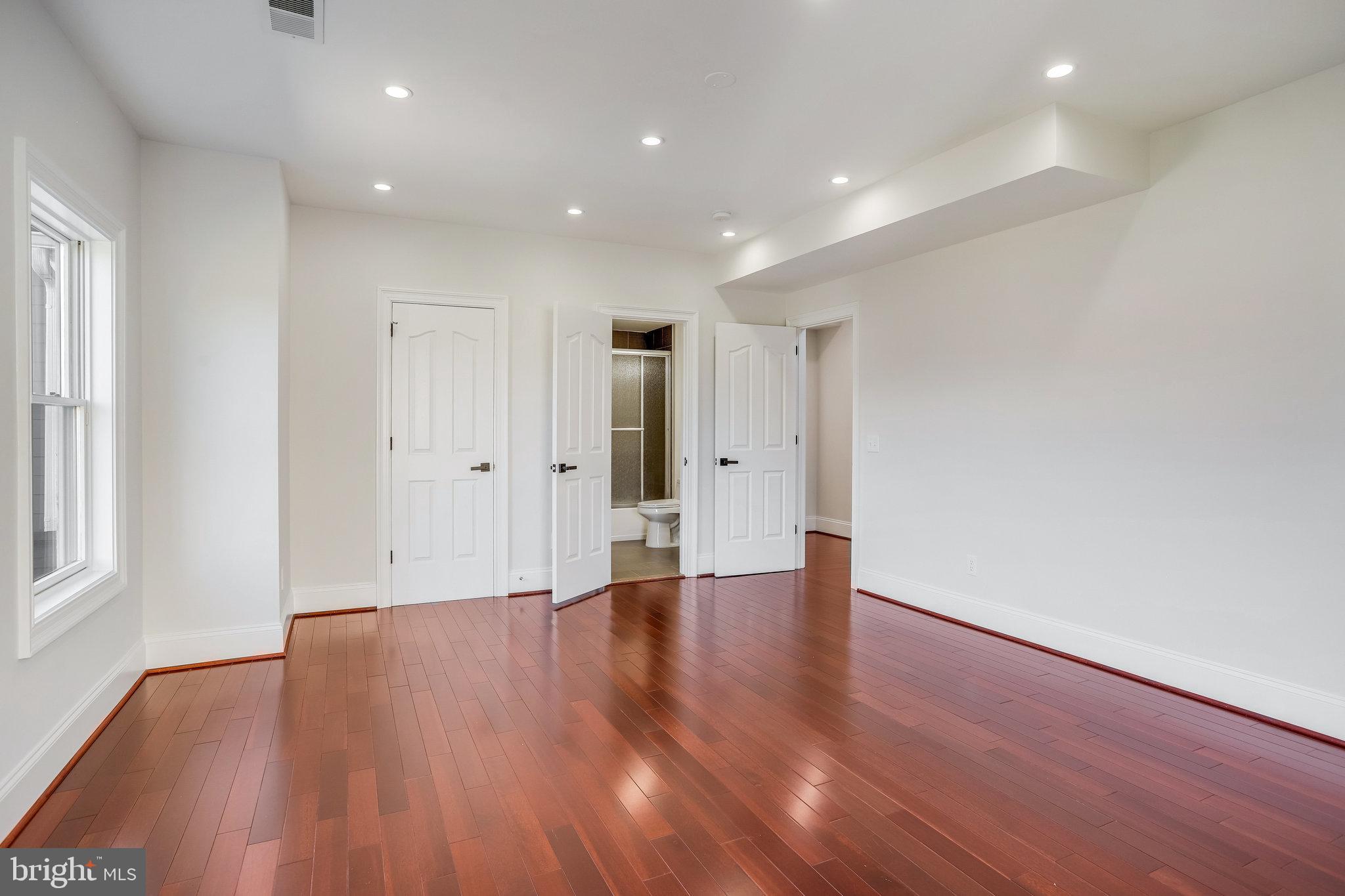 PIMMIT HILLS - Residential