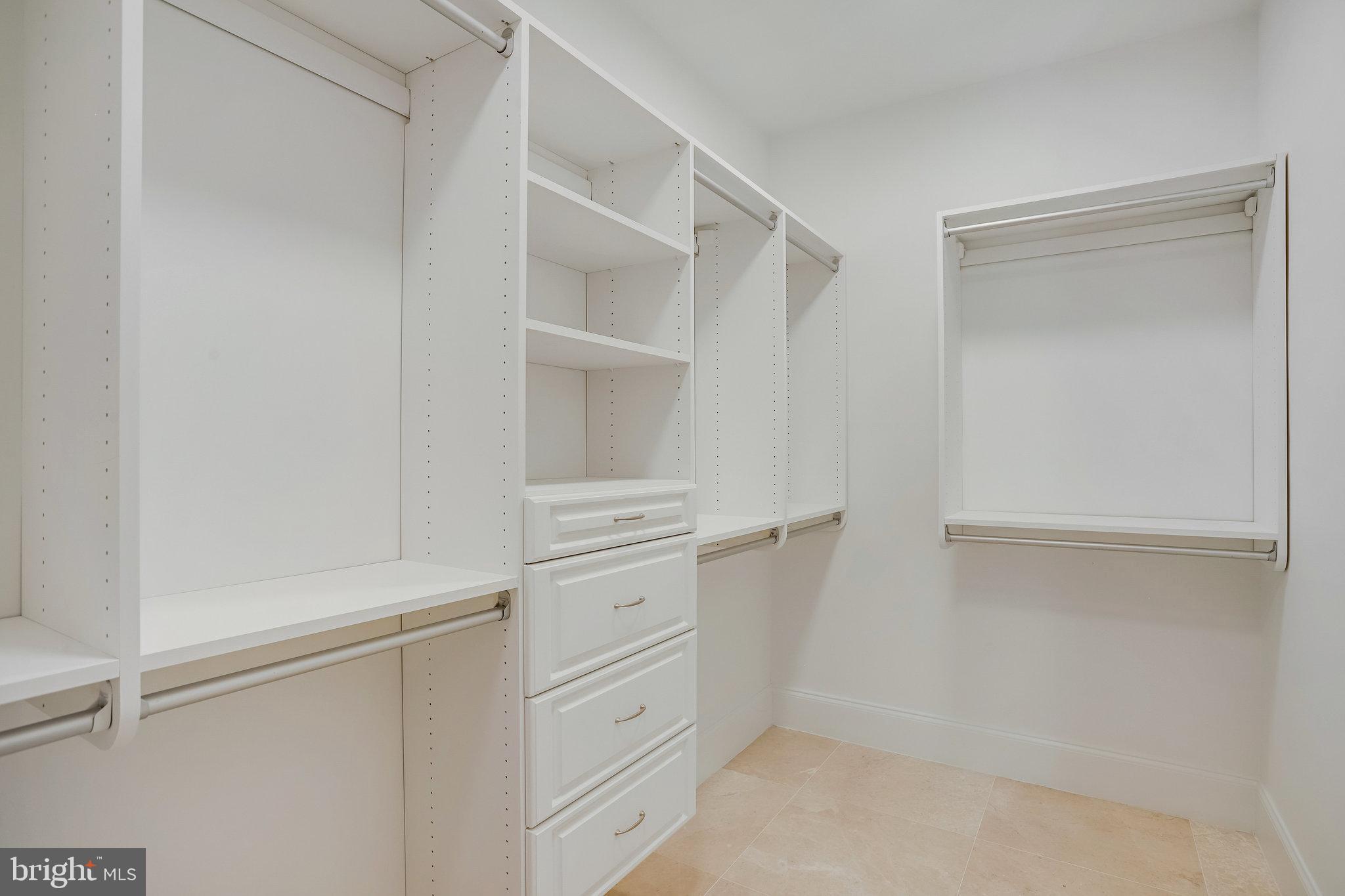 PIMMIT HILLS - Residential