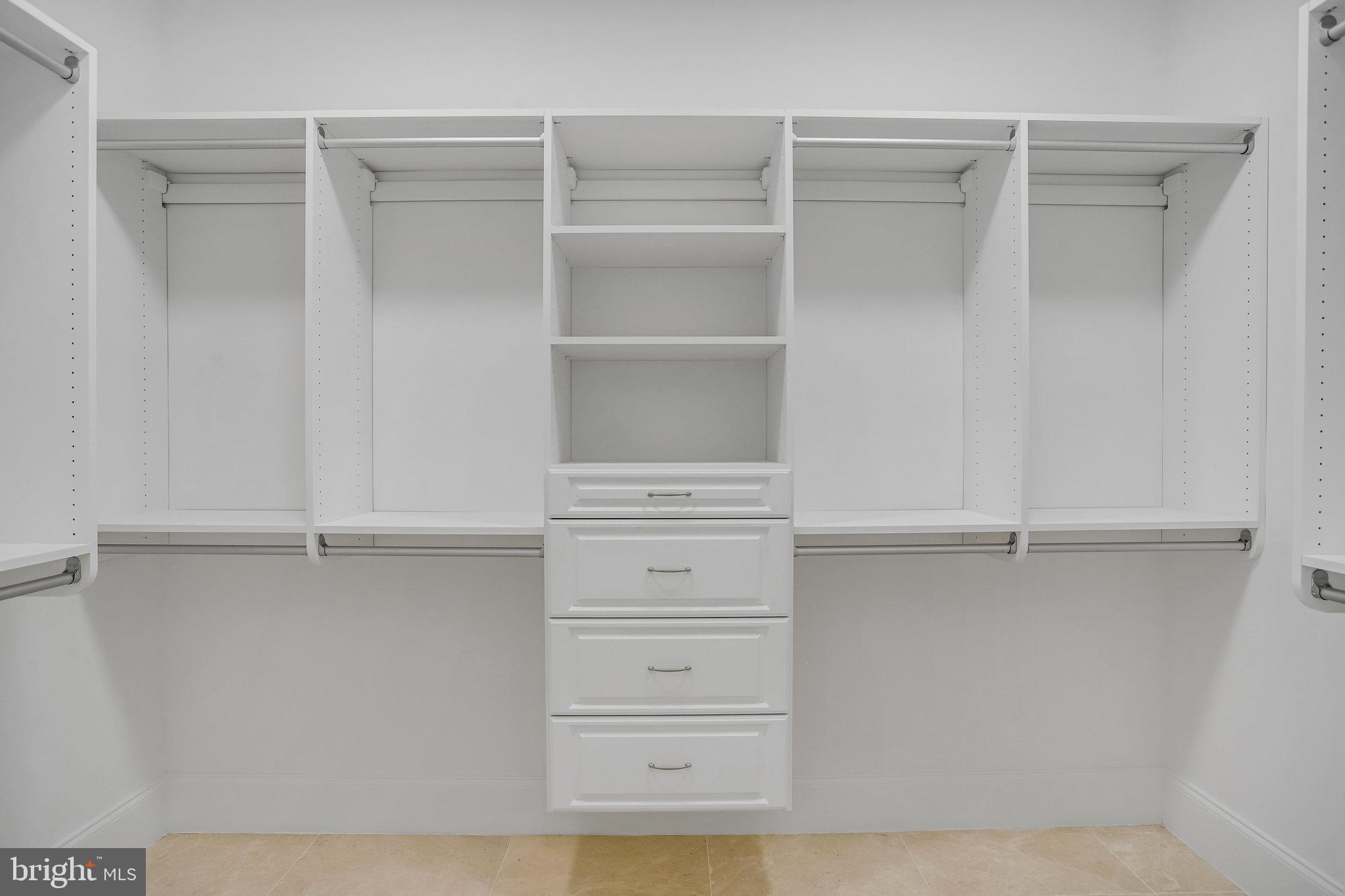 PIMMIT HILLS - Residential