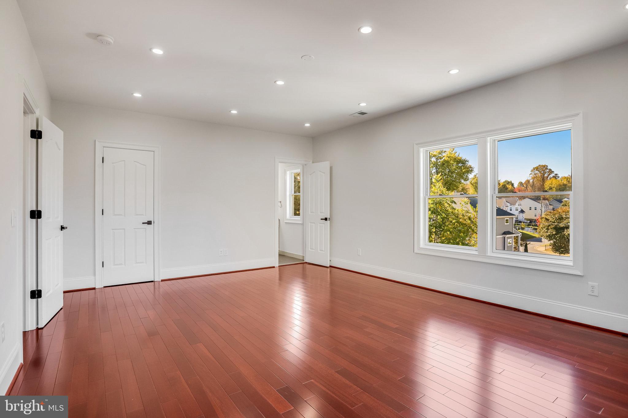 PIMMIT HILLS - Residential