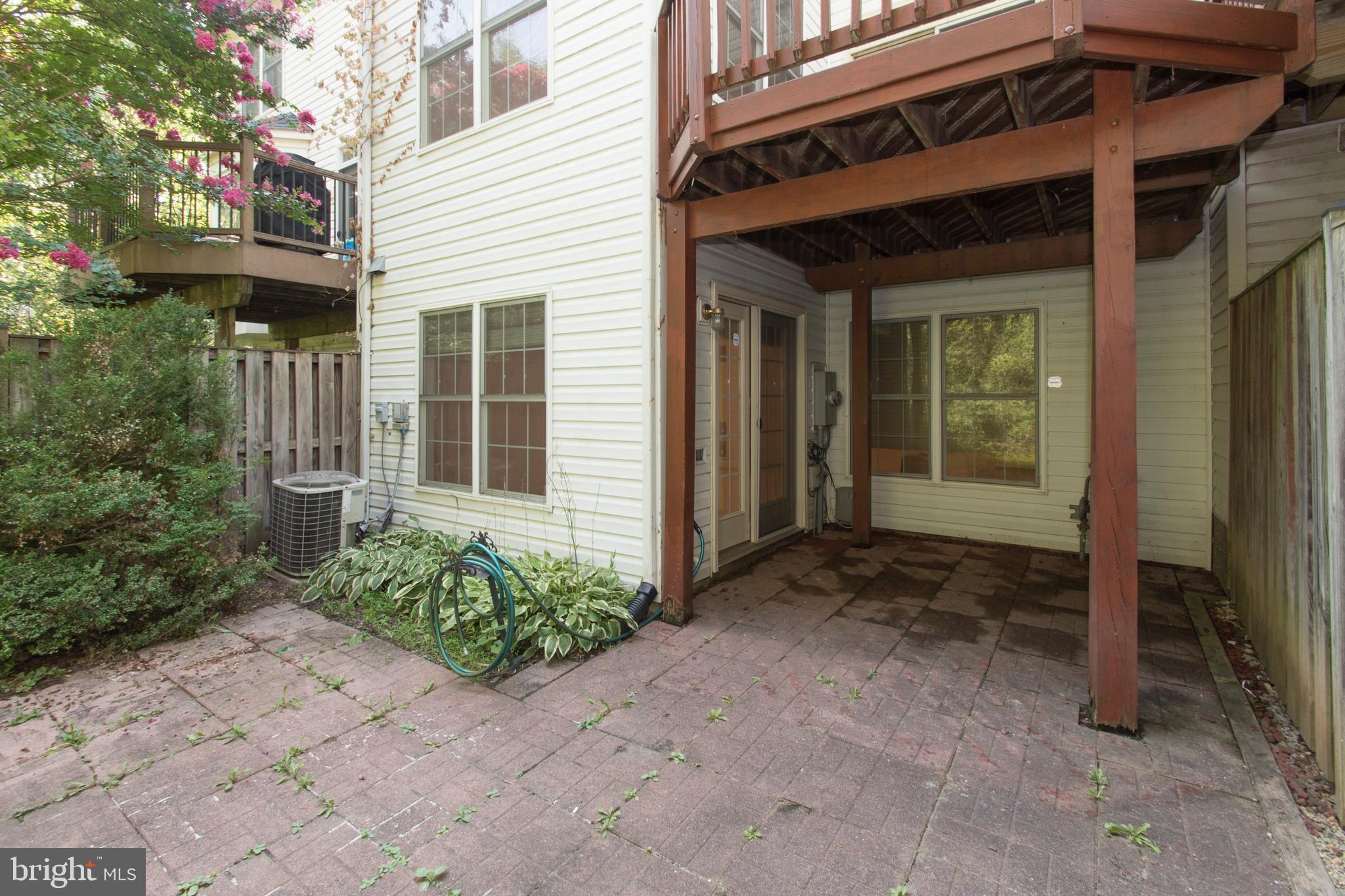 WILLOWS OF POTOMAC - Residential Lease