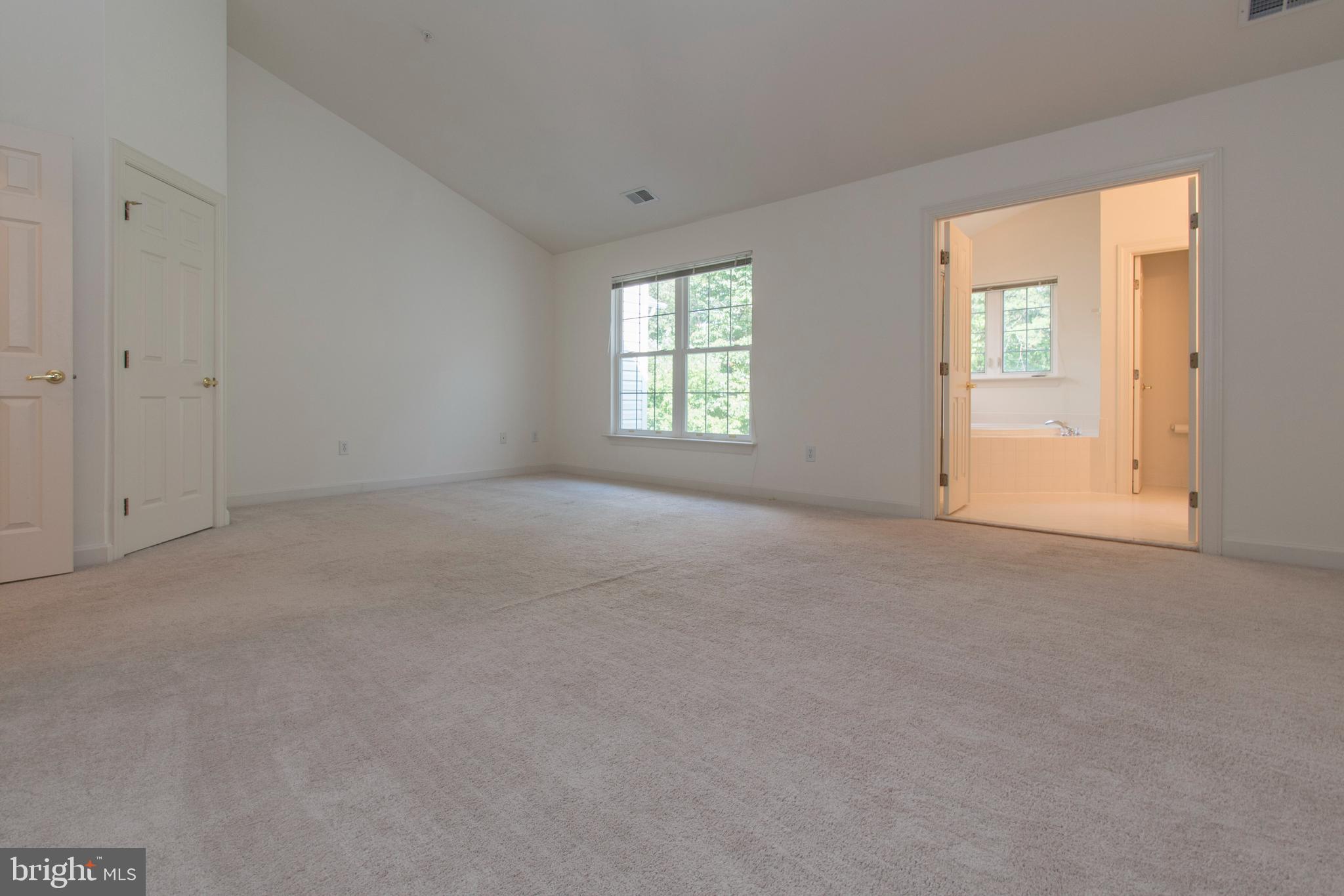 WILLOWS OF POTOMAC - Residential Lease