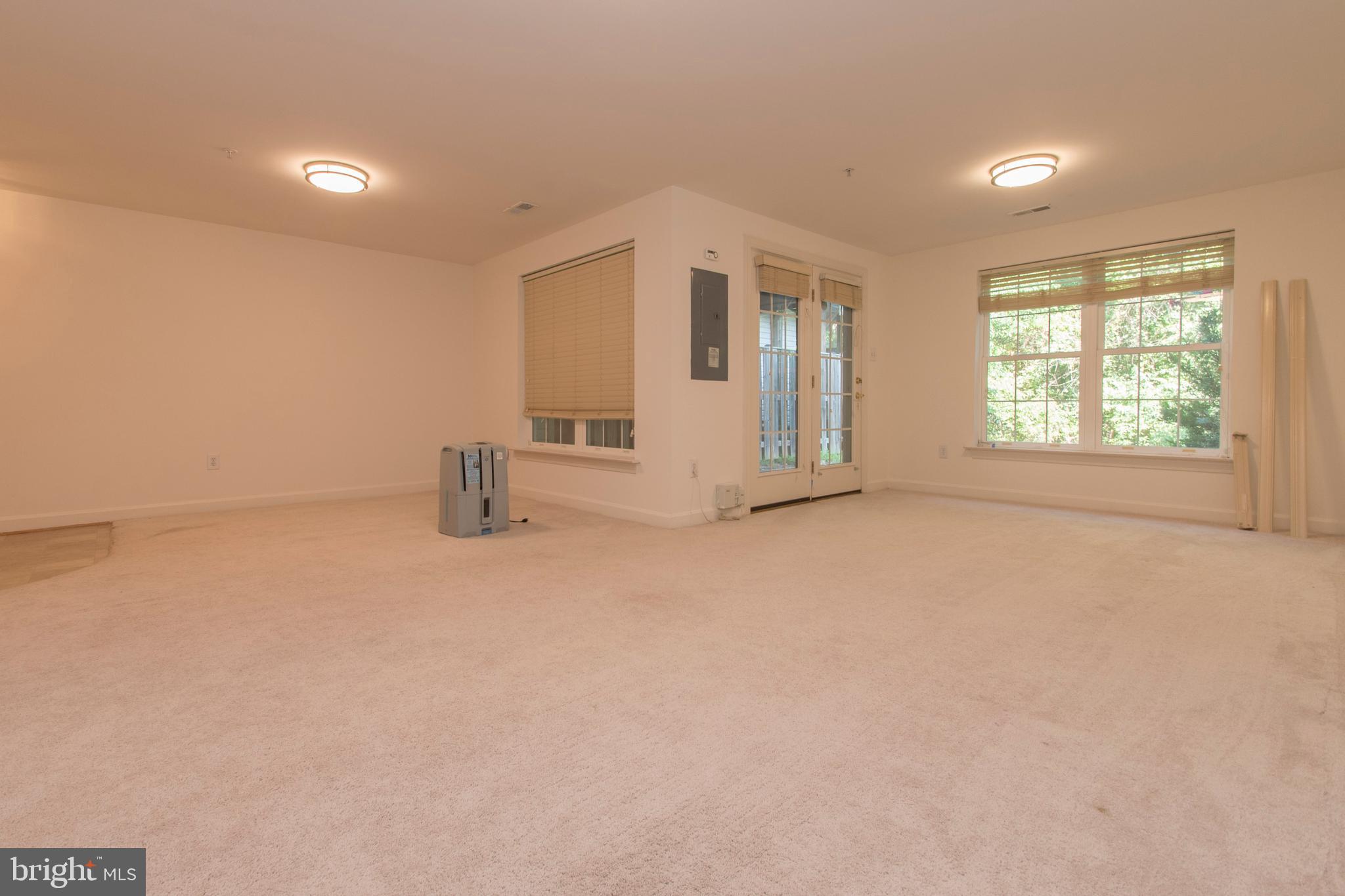 WILLOWS OF POTOMAC - Residential Lease