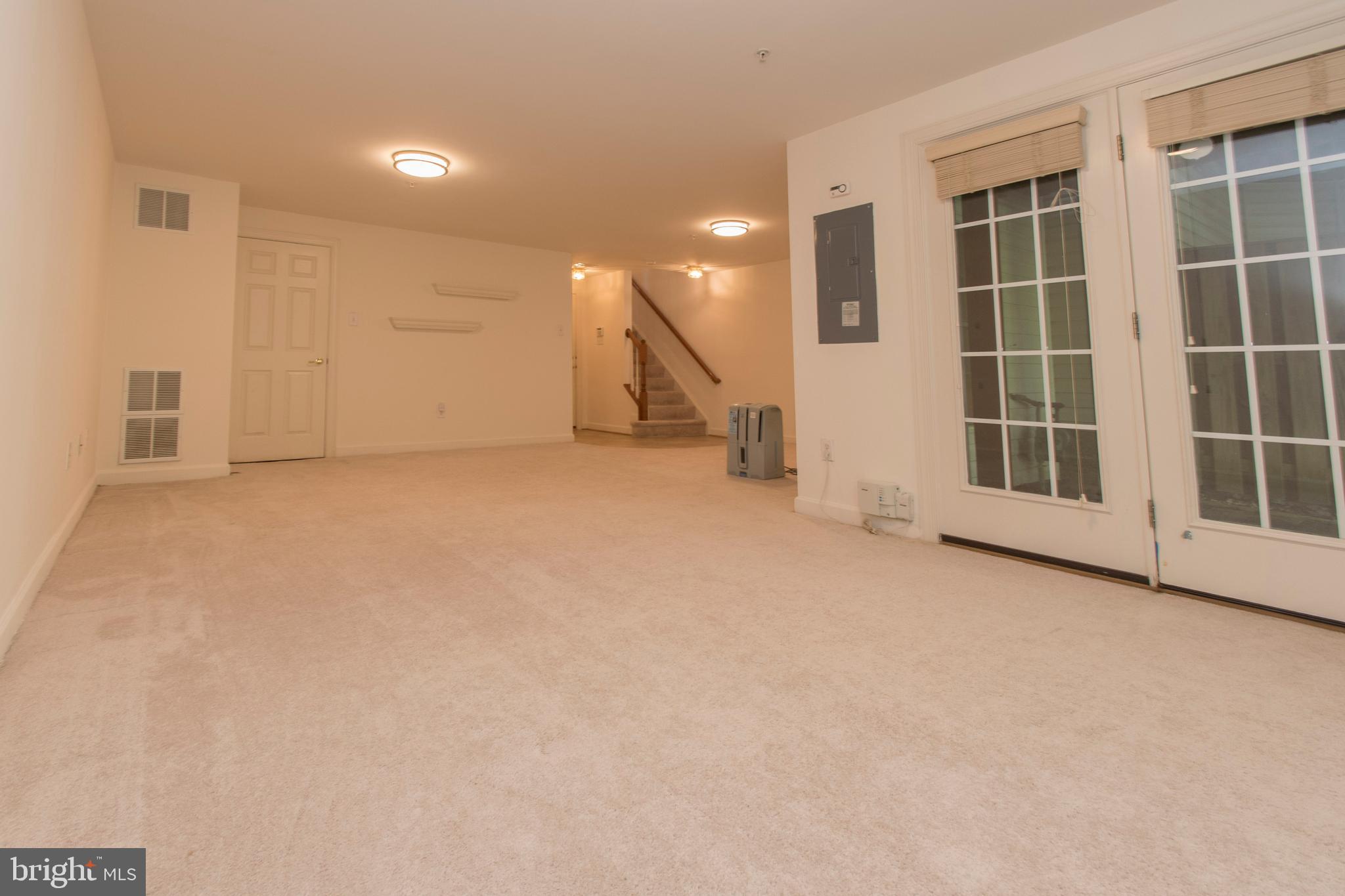 WILLOWS OF POTOMAC - Residential Lease