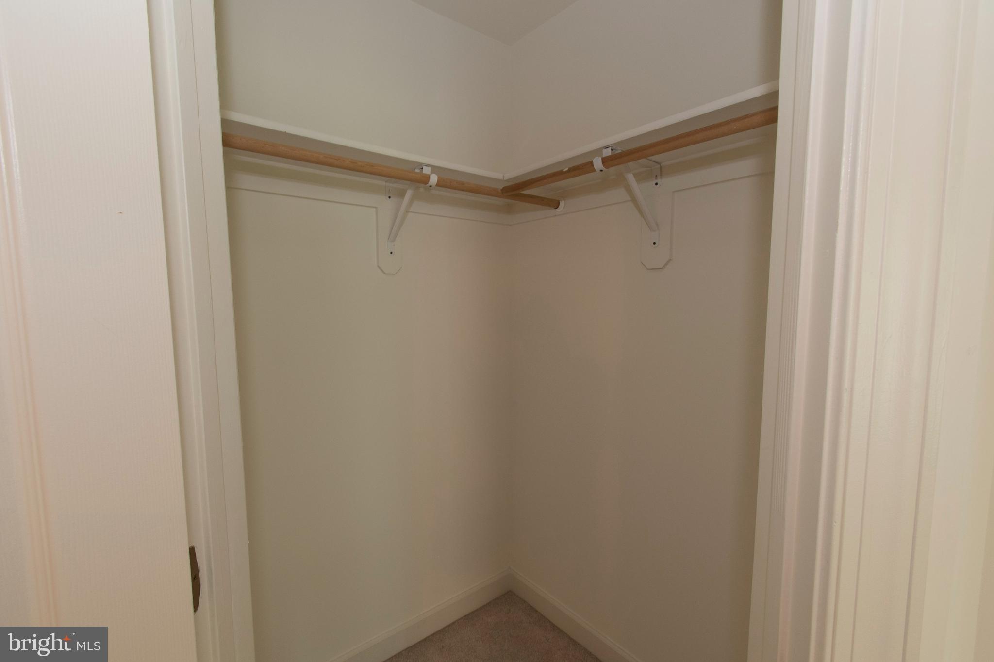 WILLOWS OF POTOMAC - Residential Lease