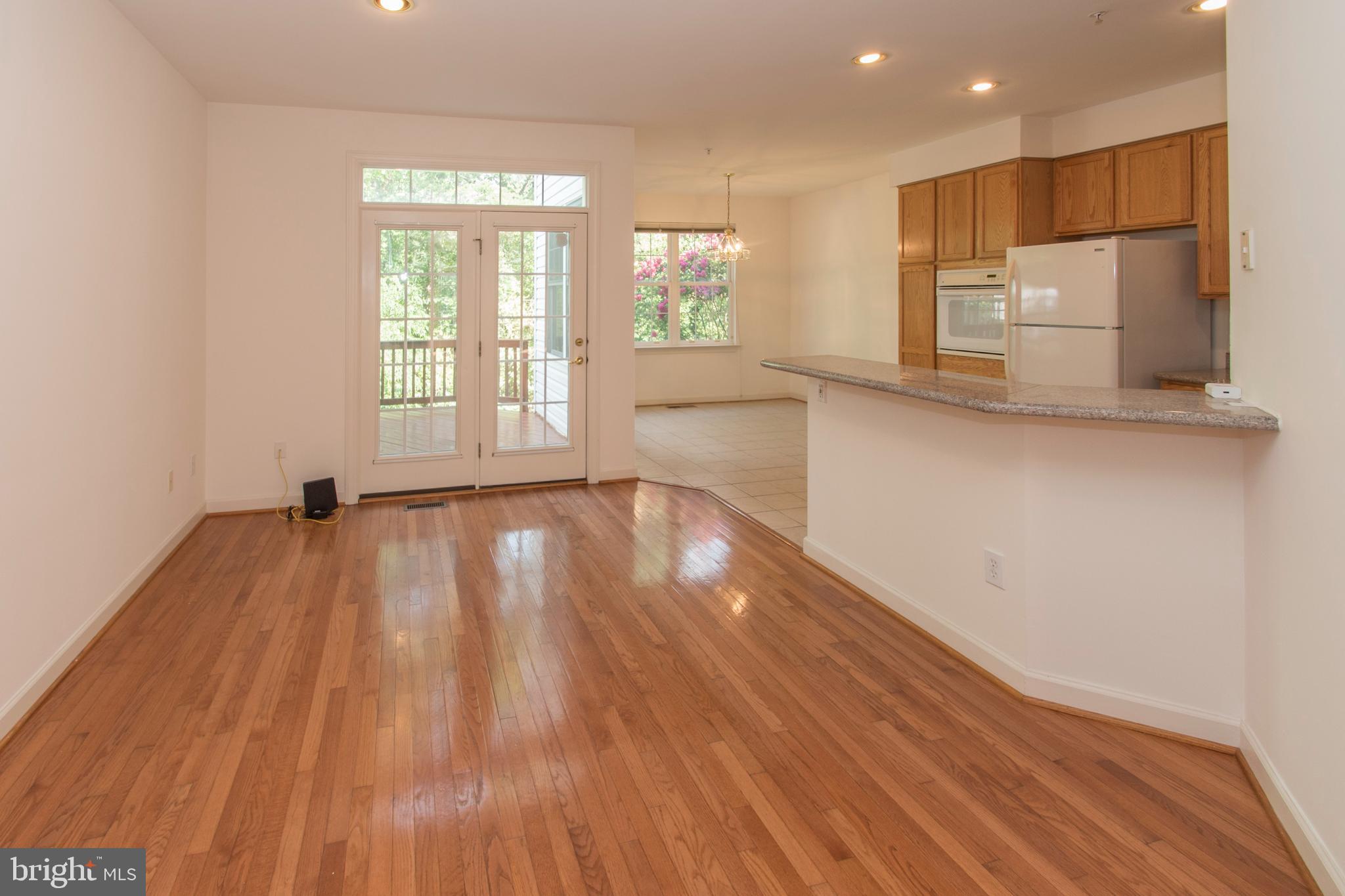 WILLOWS OF POTOMAC - Residential Lease