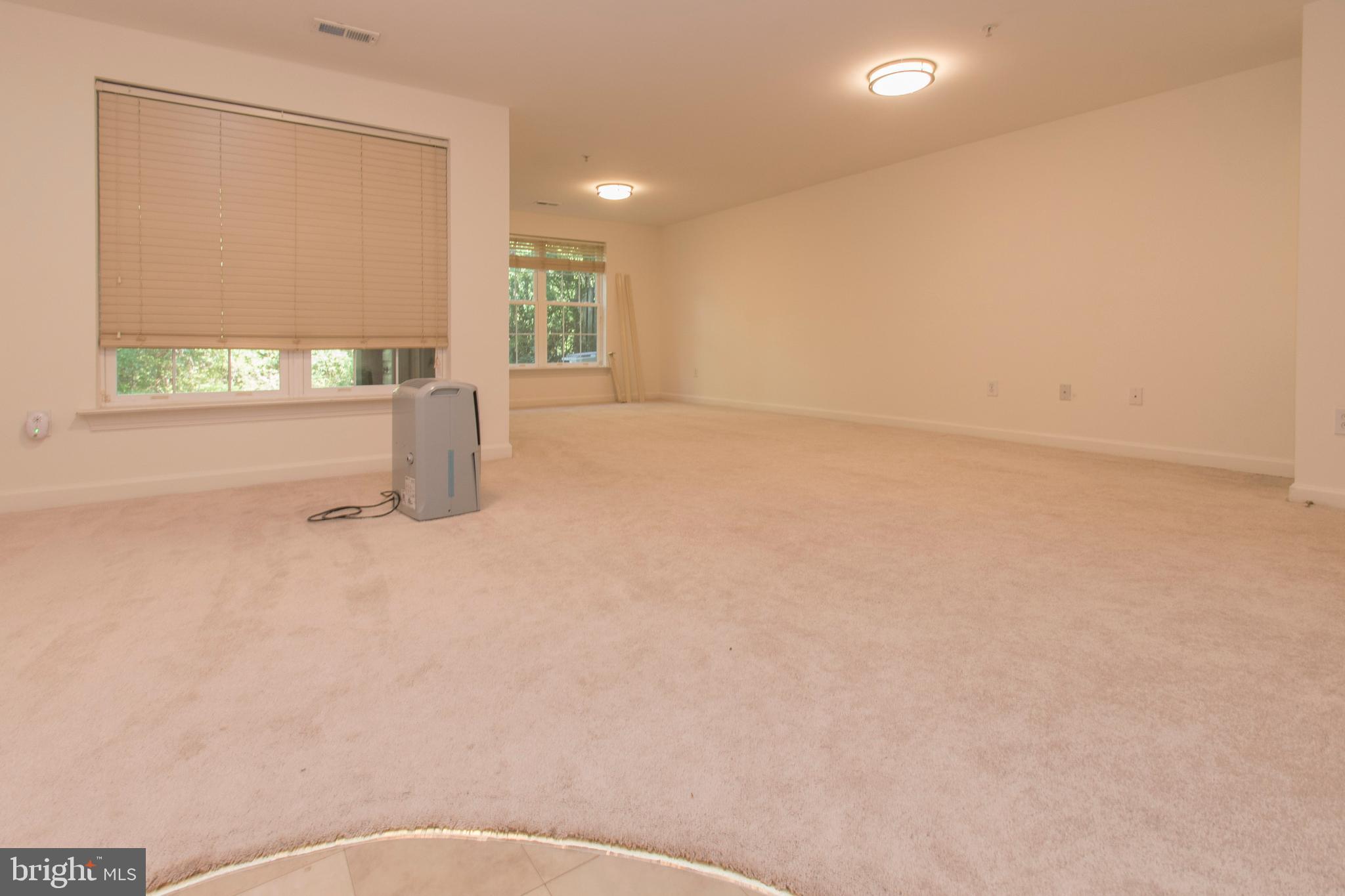 WILLOWS OF POTOMAC - Residential Lease