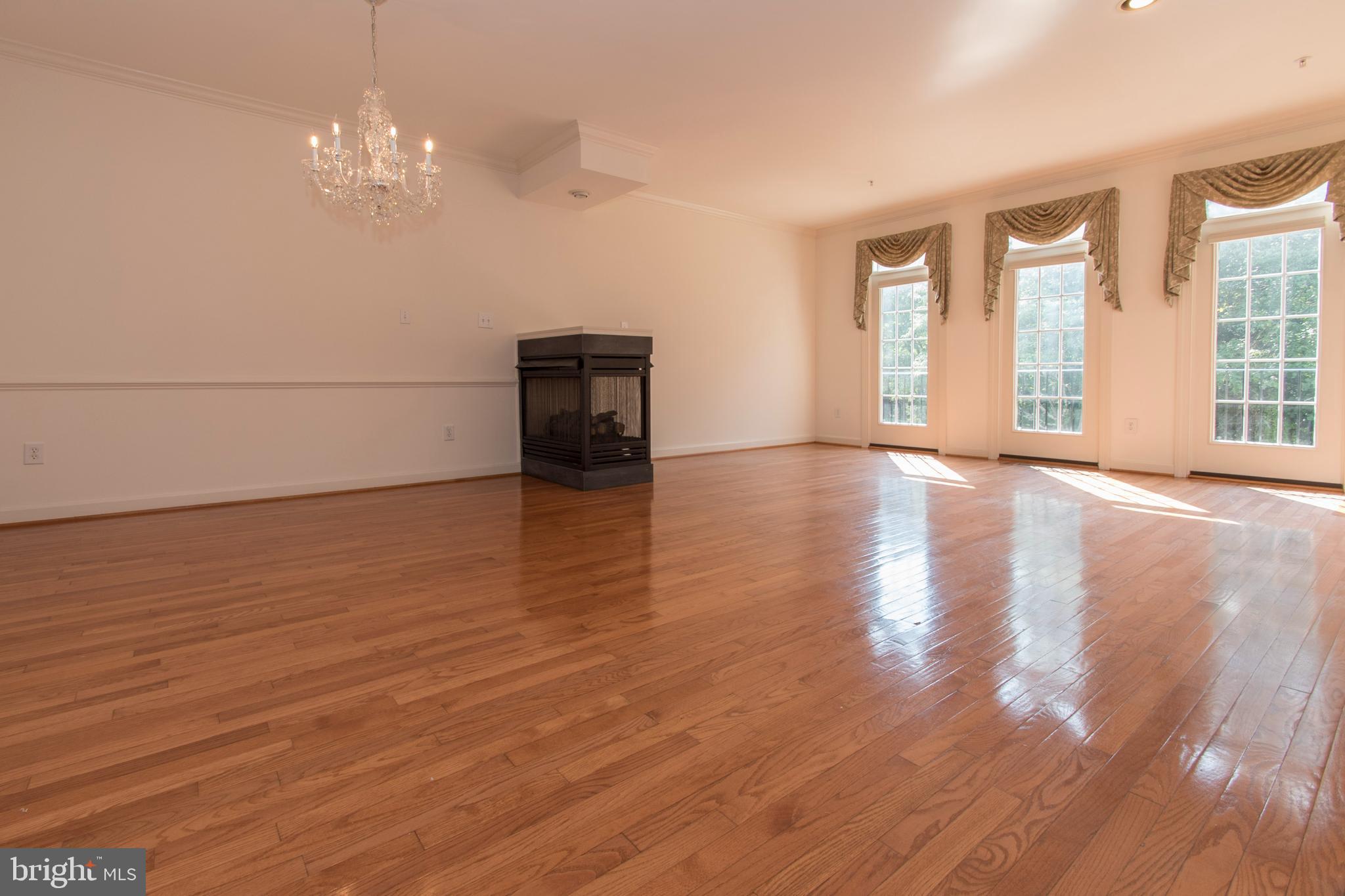 WILLOWS OF POTOMAC - Residential Lease