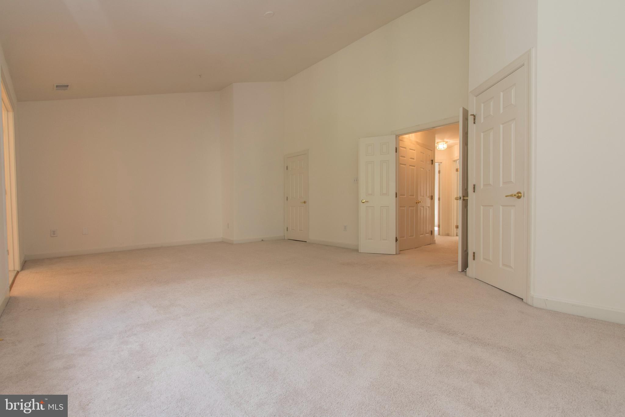 WILLOWS OF POTOMAC - Residential Lease