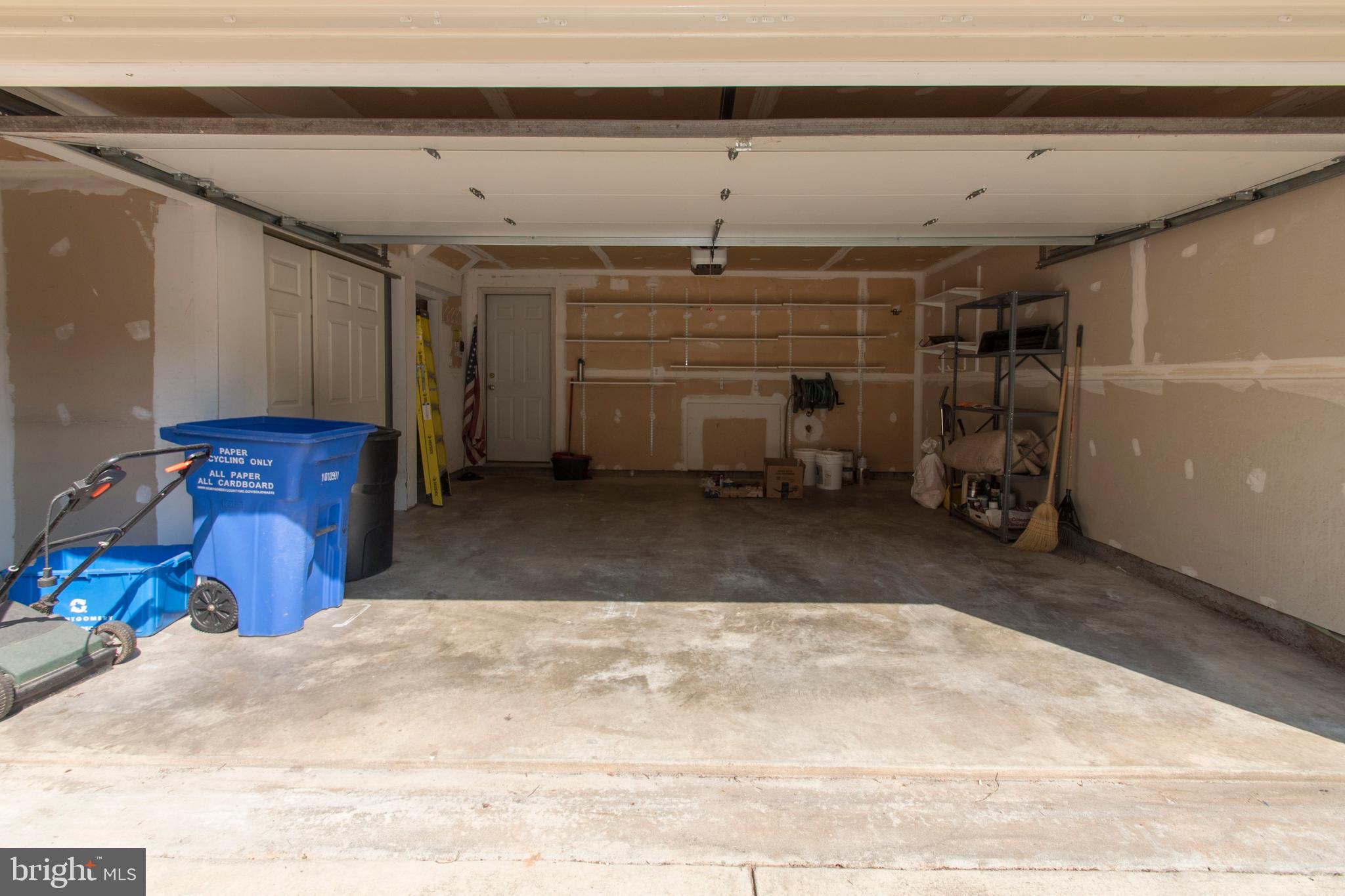 WILLOWS OF POTOMAC - Residential Lease